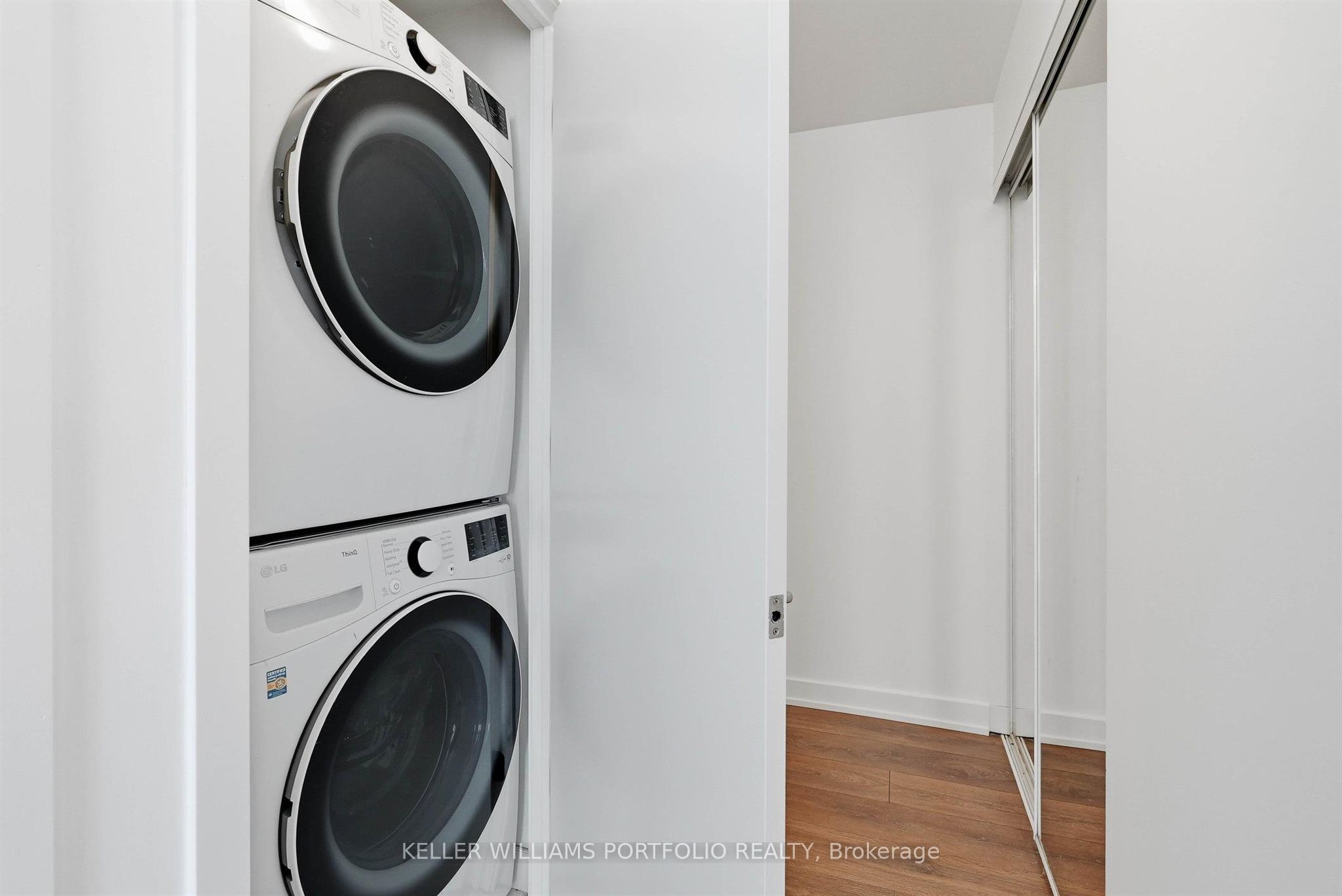 50 Bruyeres Mews 1009 Property Photo 32