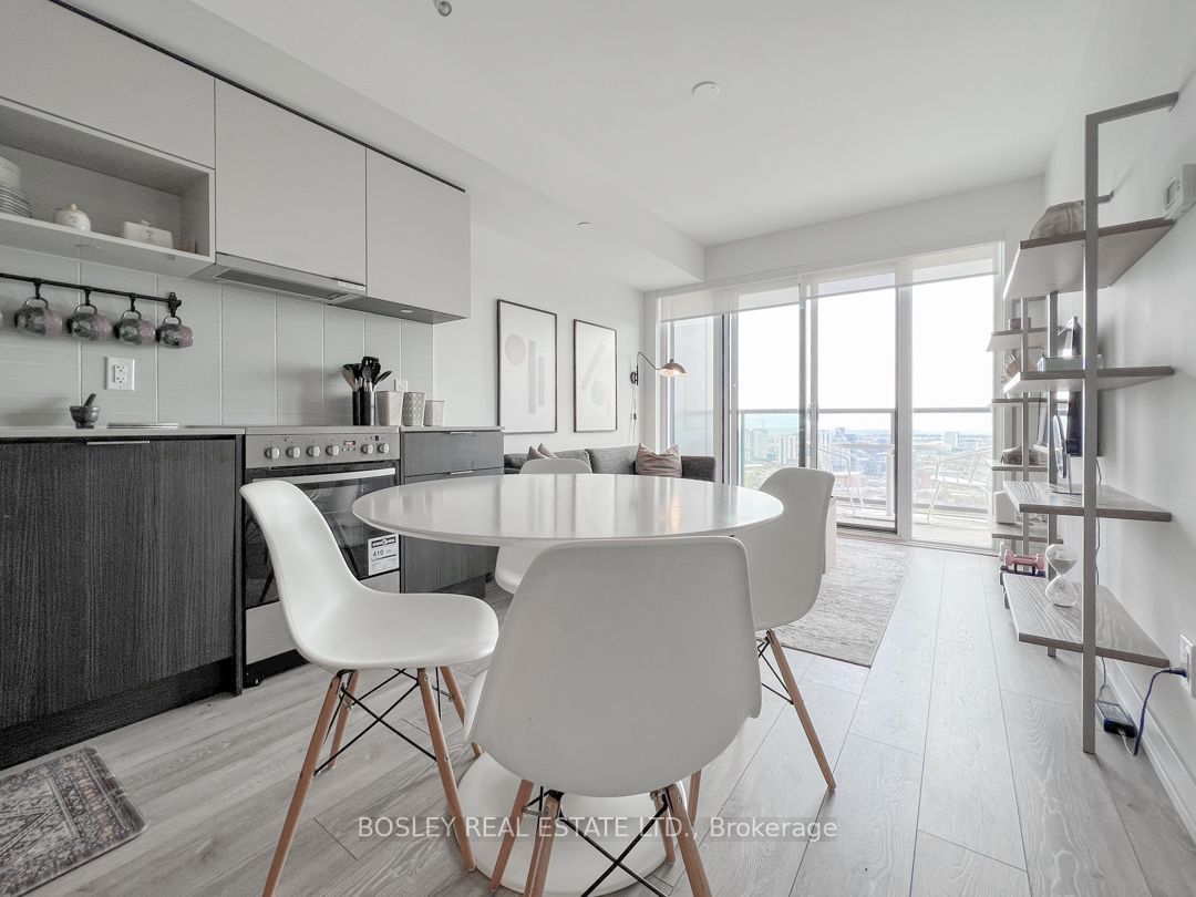 159 Wellesley Street E 2907 Property Photo 6