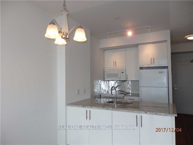 70 Forest Manor Road 2203 Property Photo 6