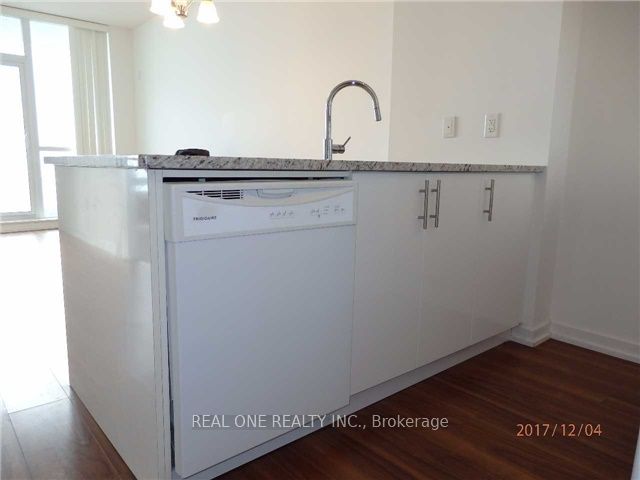 70 Forest Manor Road 2203 Property Photo 7