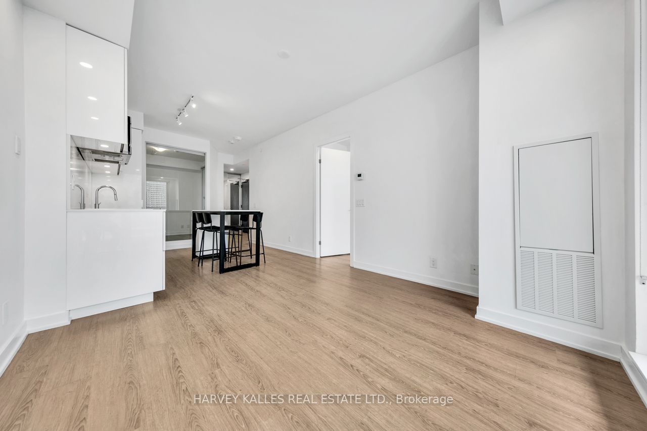 609 Avenue Road 1205 Property Photo 2