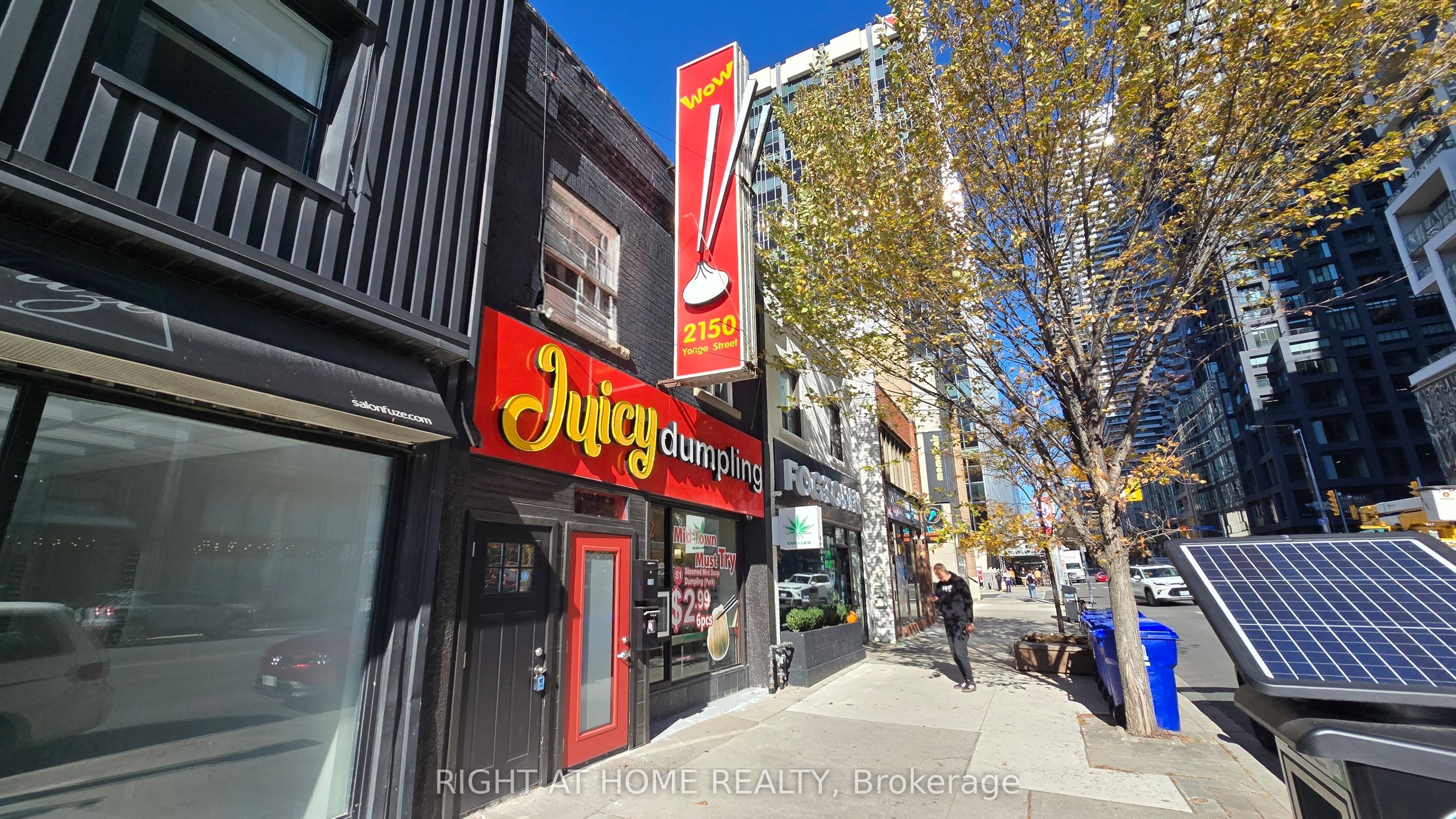2150 Yonge Street Property Photo 2