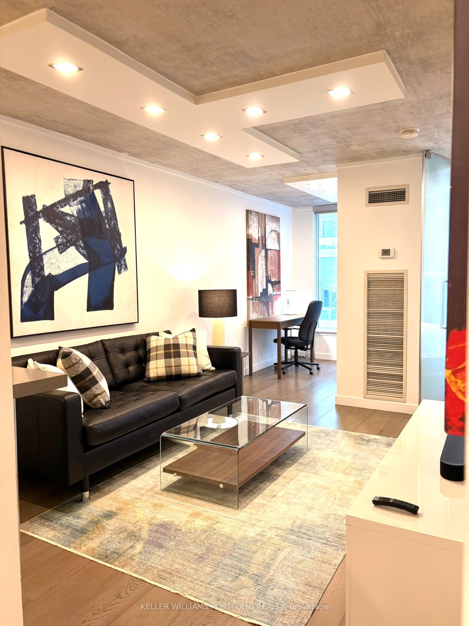 222 The Esplanade 614 Property Photo 1