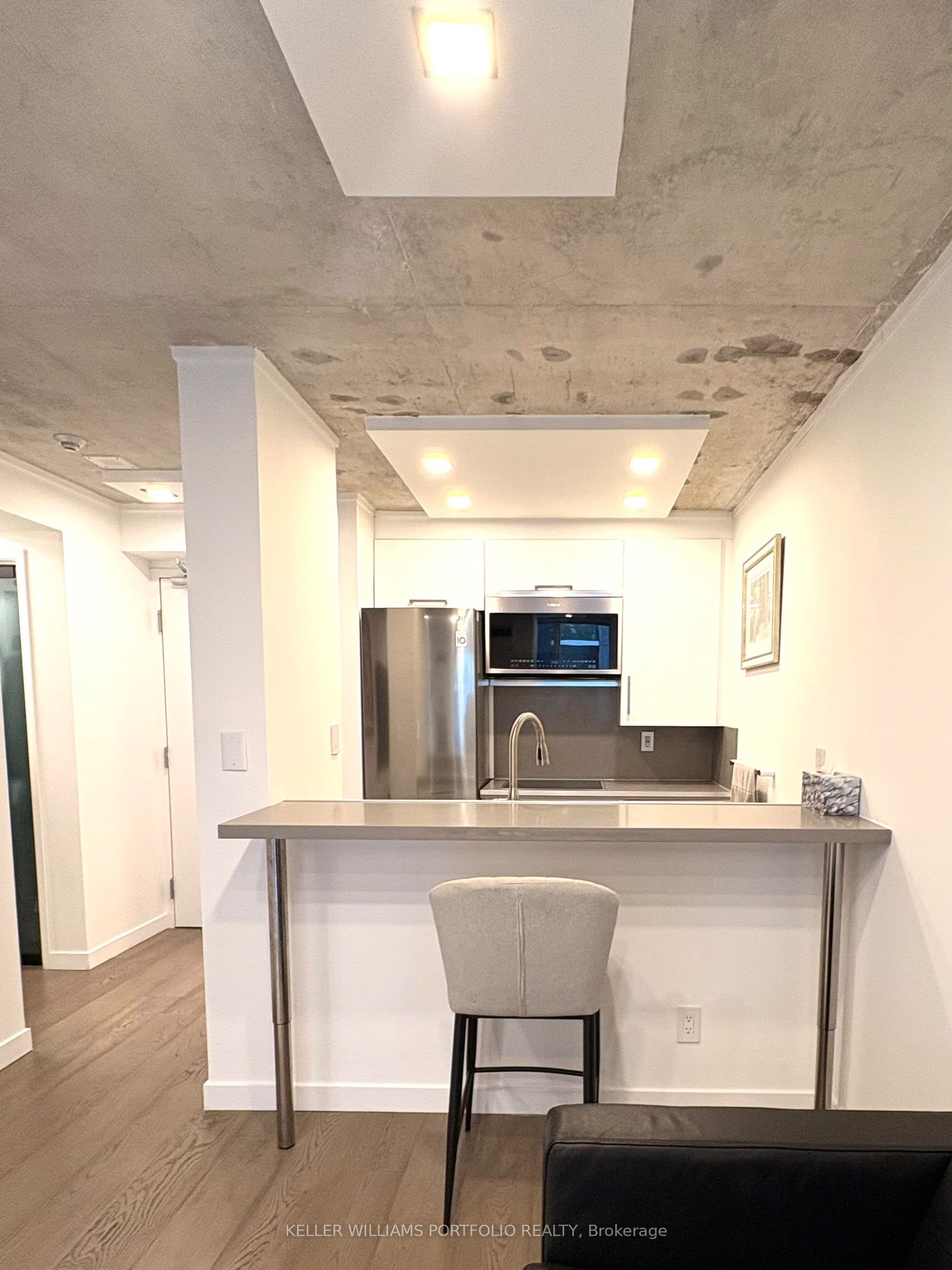 222 The Esplanade 614 Property Photo 2