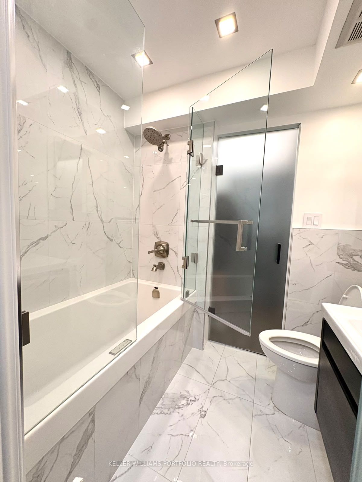 222 The Esplanade 614 Property Photo 16