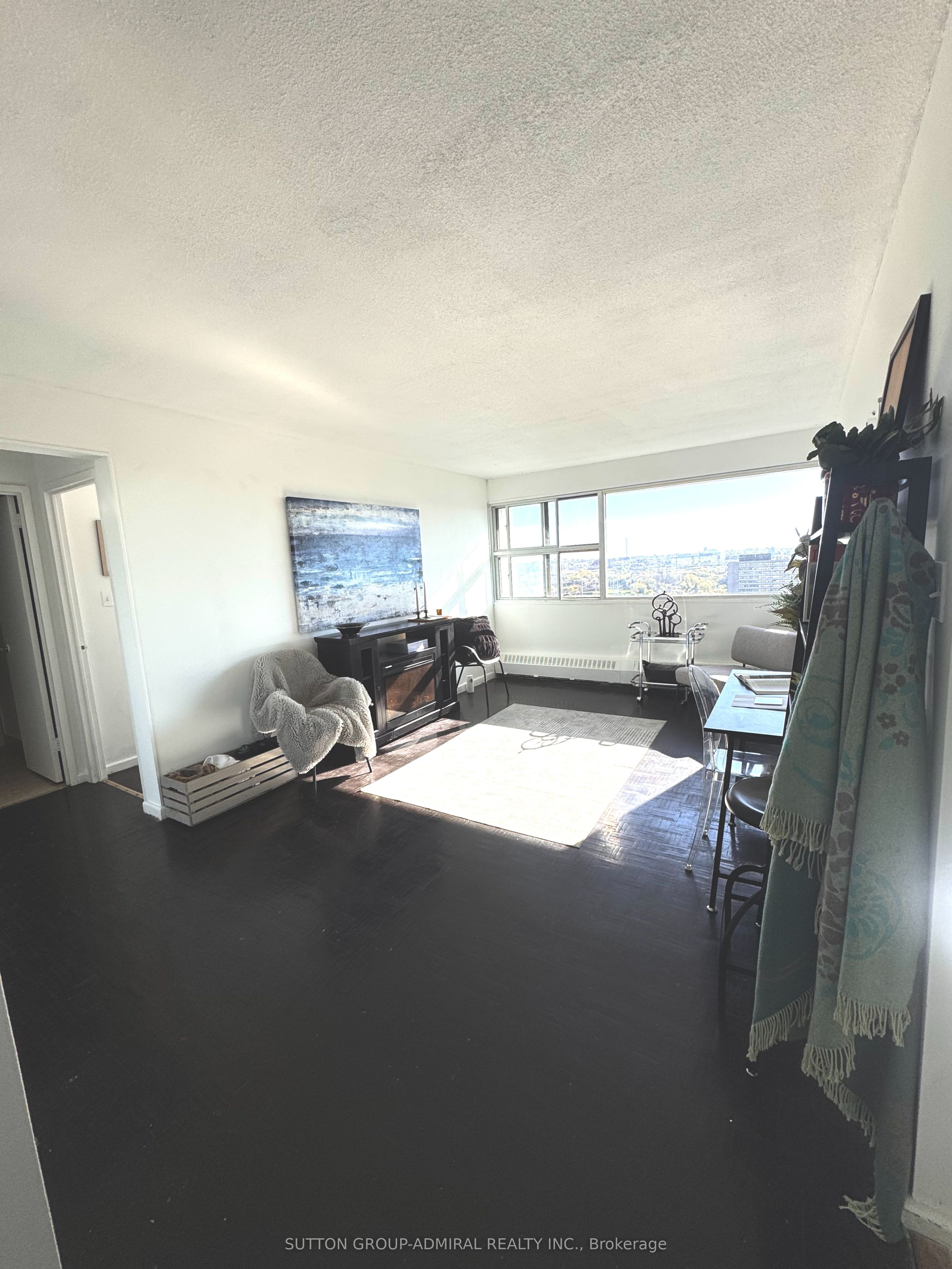 715 Don Mills Road 2405 Property Photo 3