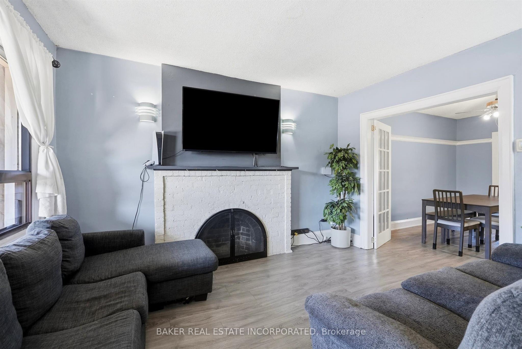 1867 Dufferin Street Property Photo 6