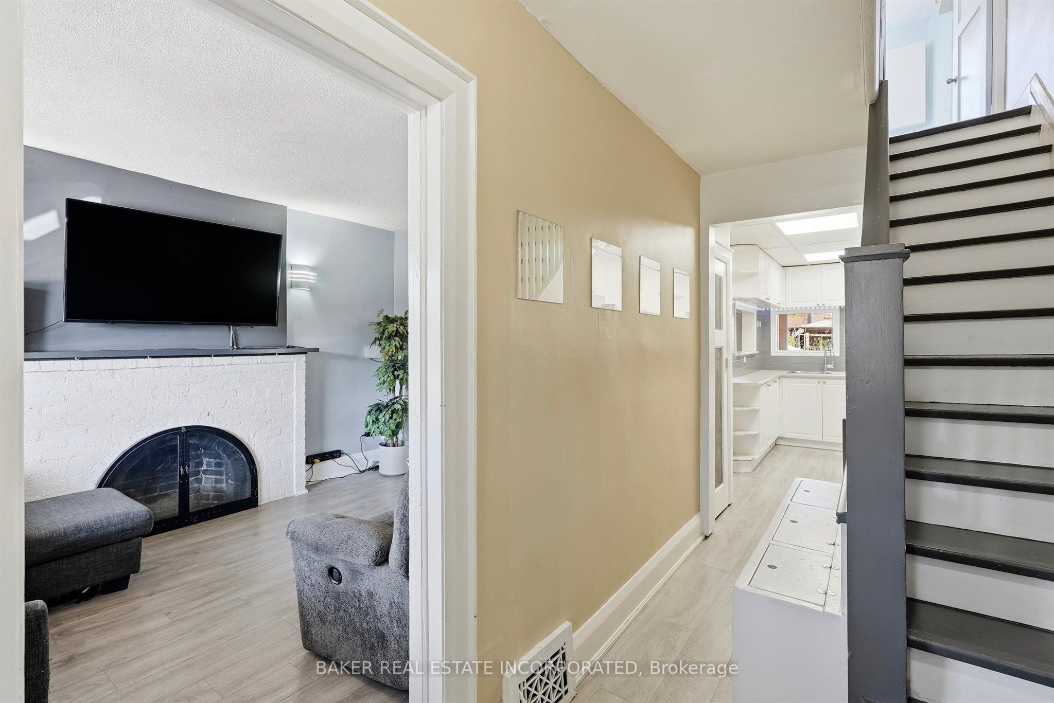 1867 Dufferin Street Property Photo 14