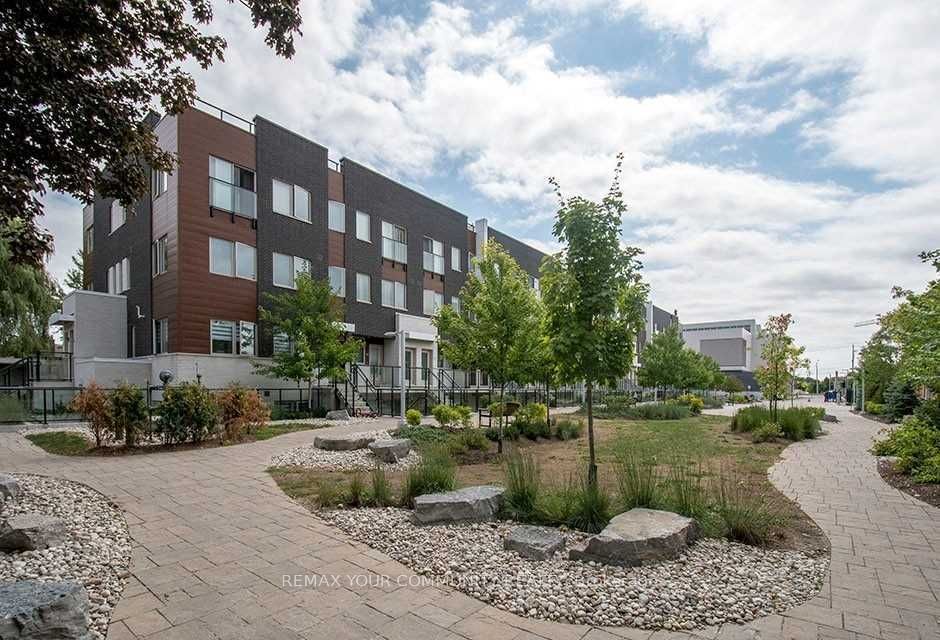 780 E Sheppard Avenue TH08