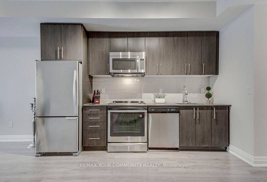 780 E Sheppard Avenue Th08 Property Photo 3
