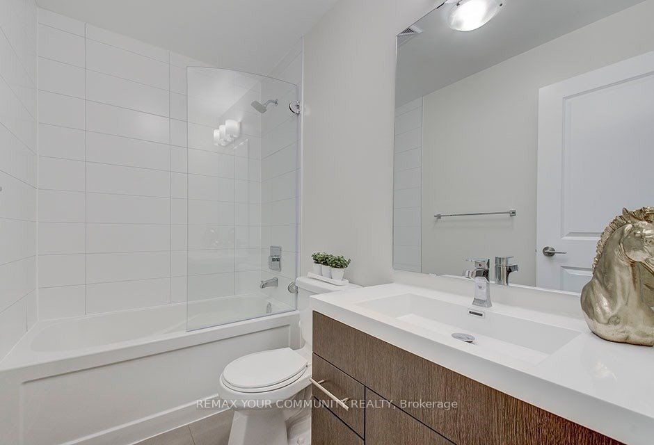 780 E Sheppard Avenue Th08 Property Photo 6