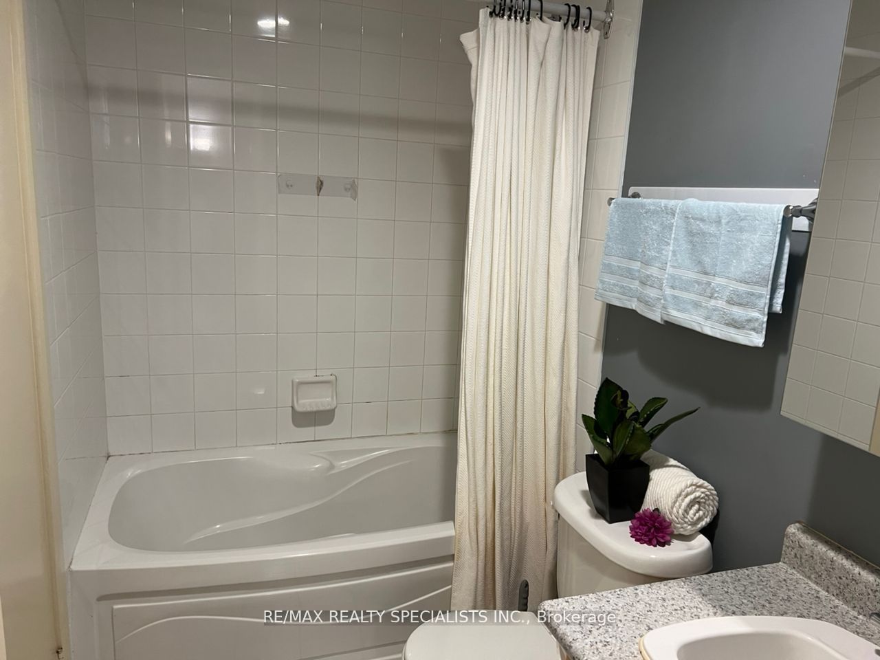 700 King Street W 519 Property Photo 16