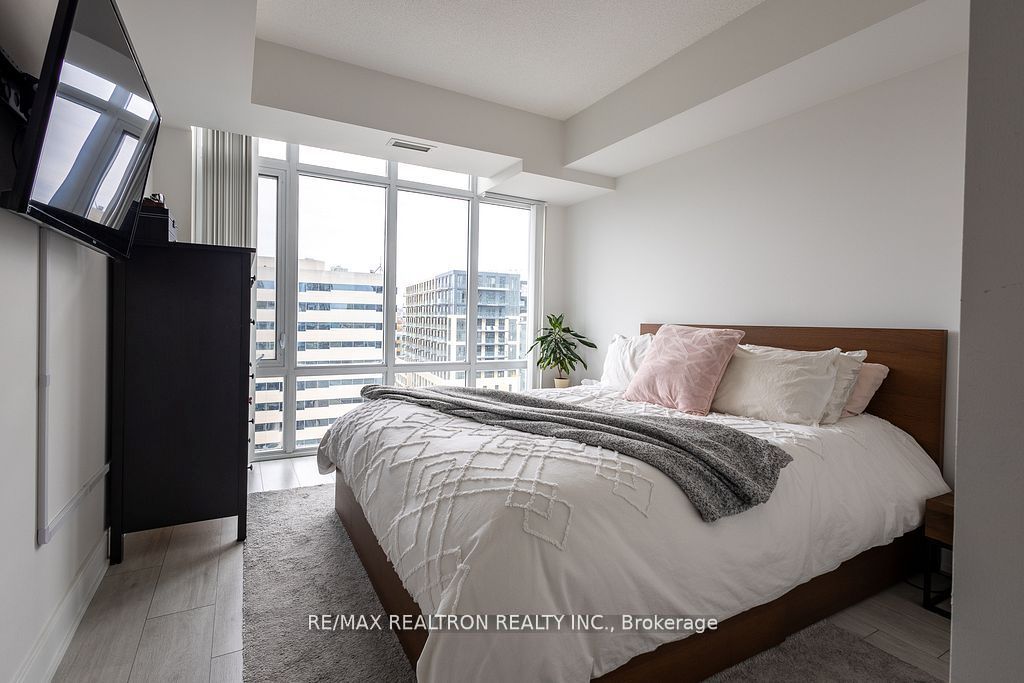 525 Adelaide Street W 1712 Property Photo 12