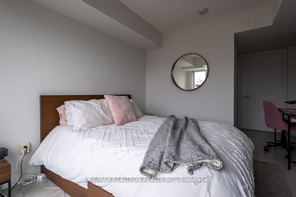 525 Adelaide Street W 1712 Property Photo 16