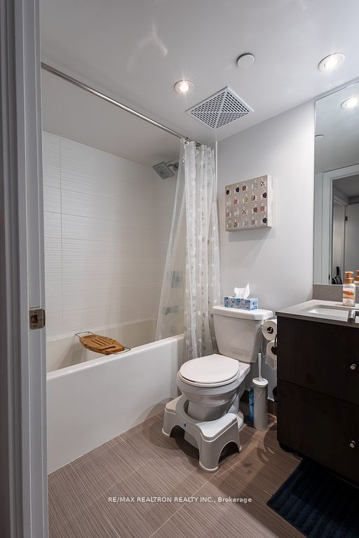 525 Adelaide Street W 1712 Property Photo 20