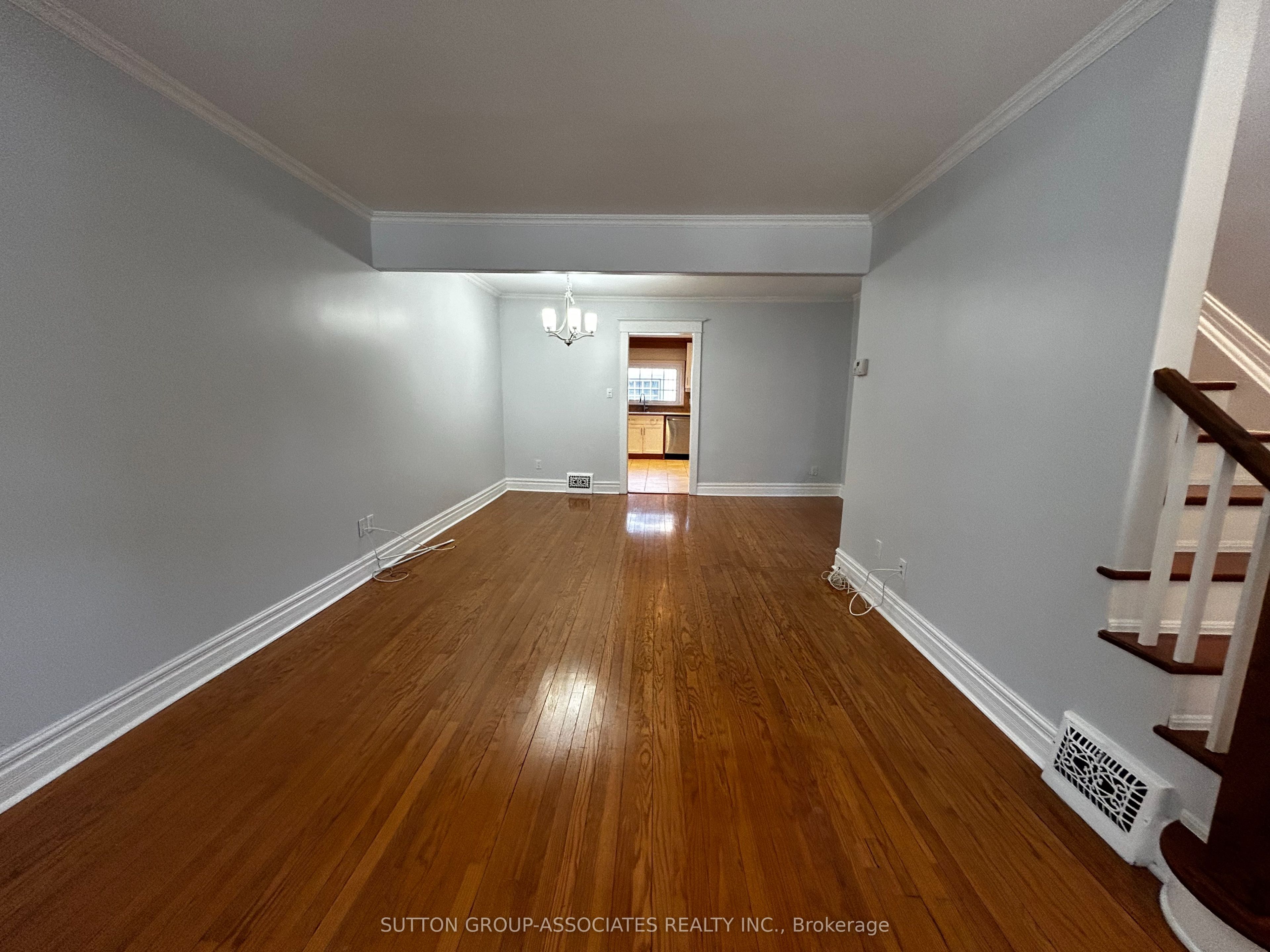 129 Kenwood Avenue Property Photo 4