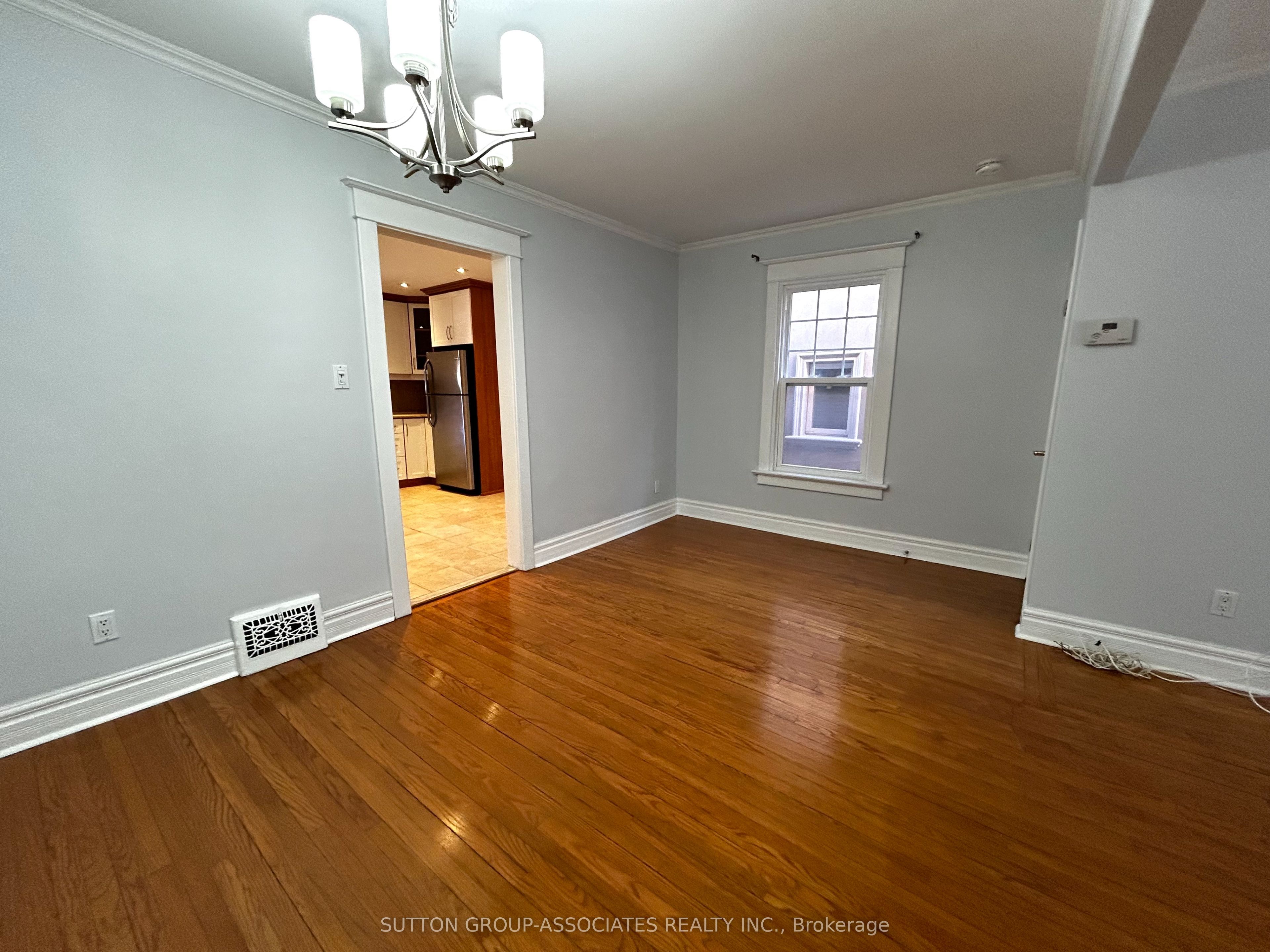 129 Kenwood Avenue Property Photo 5