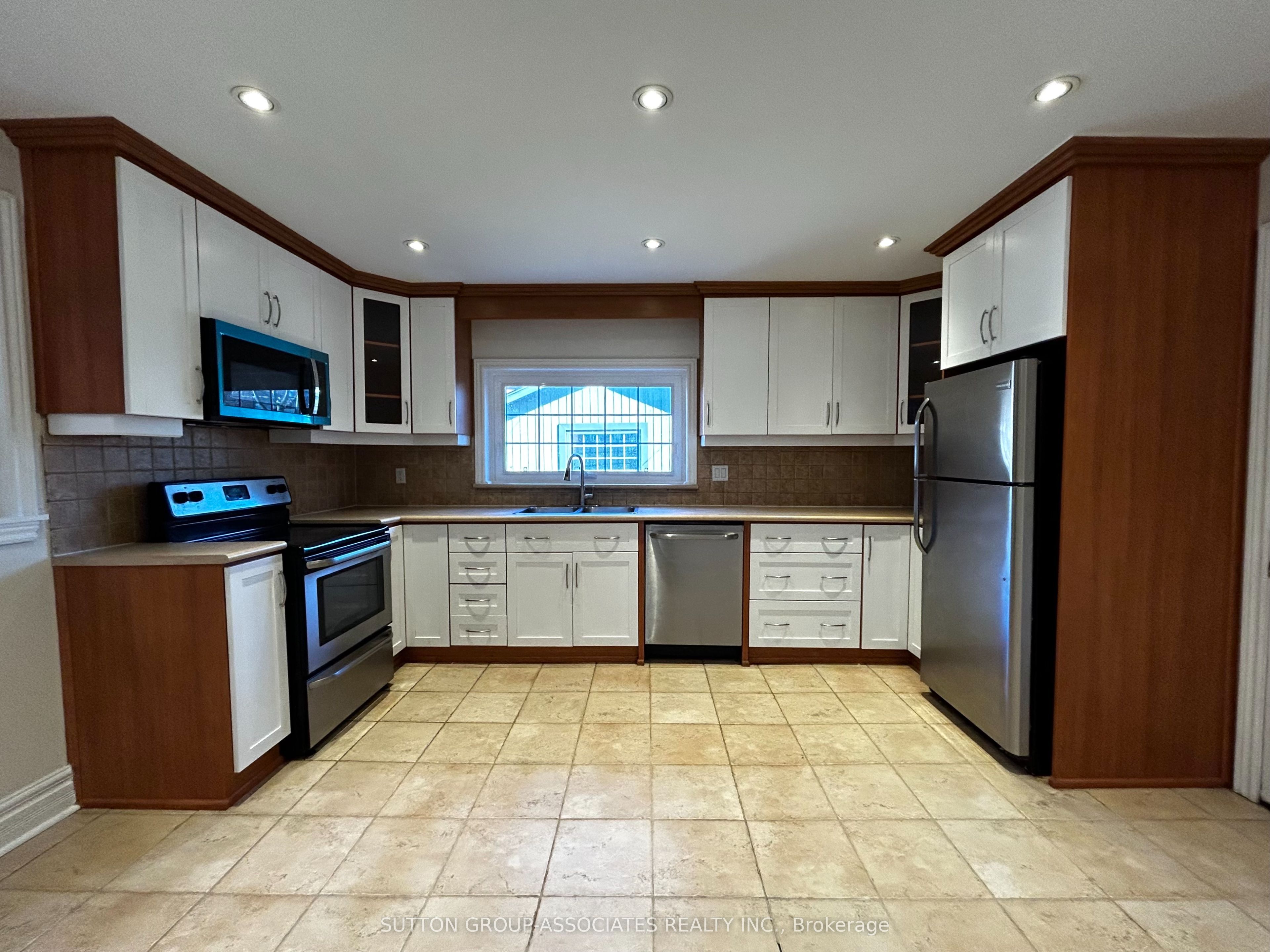 129 Kenwood Avenue Property Photo 7