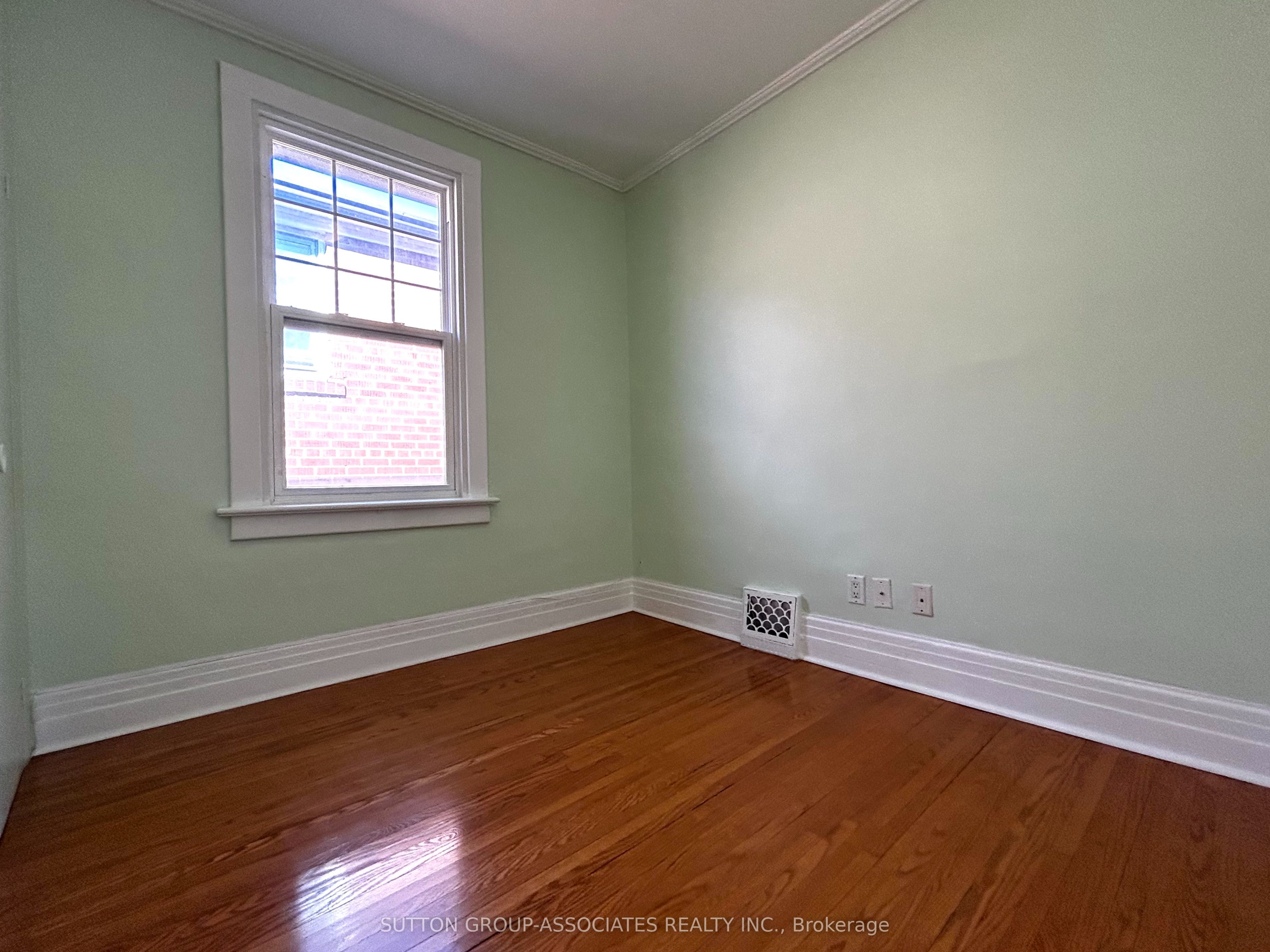 129 Kenwood Avenue Property Photo 12