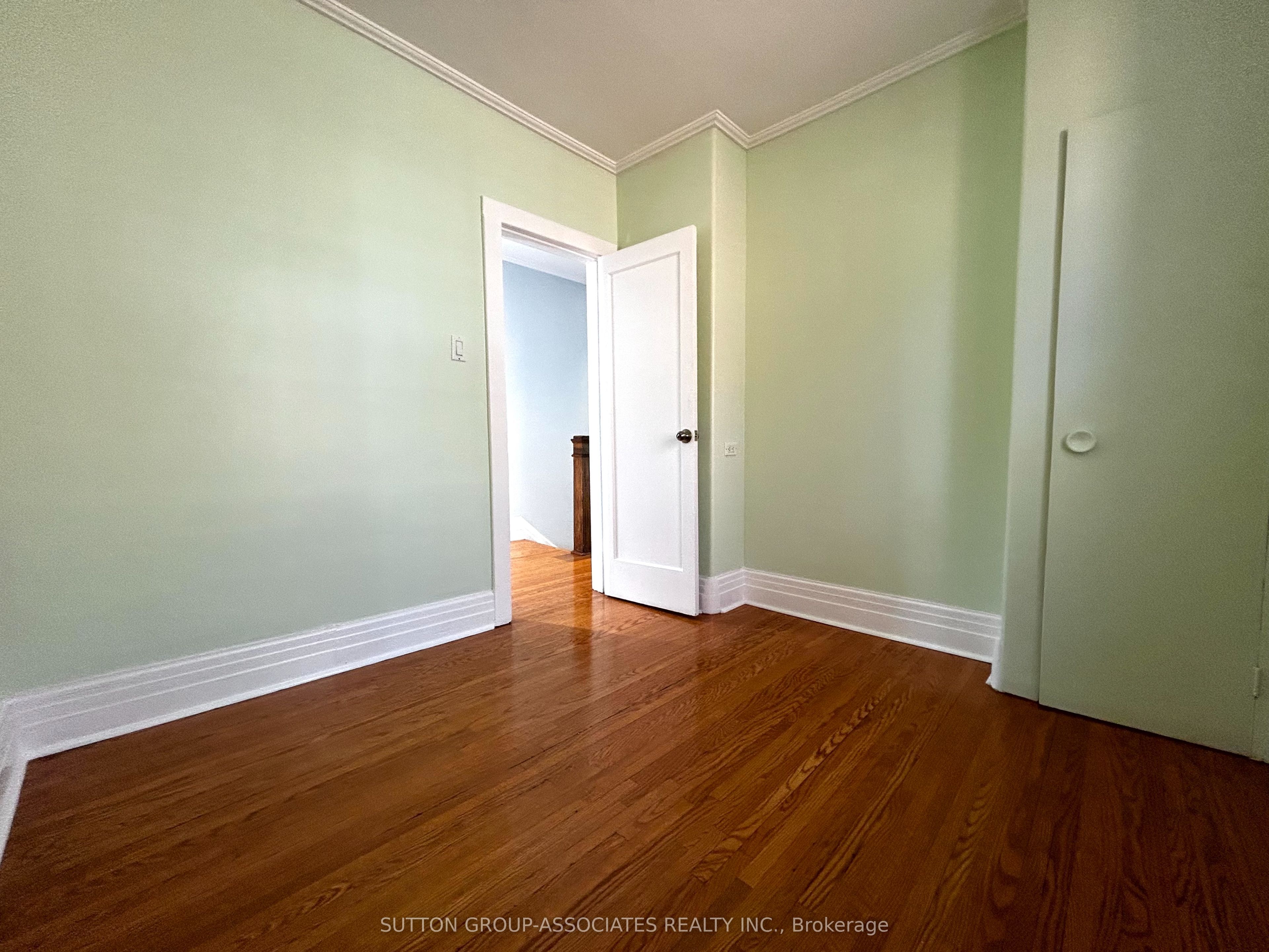 129 Kenwood Avenue Property Photo 13