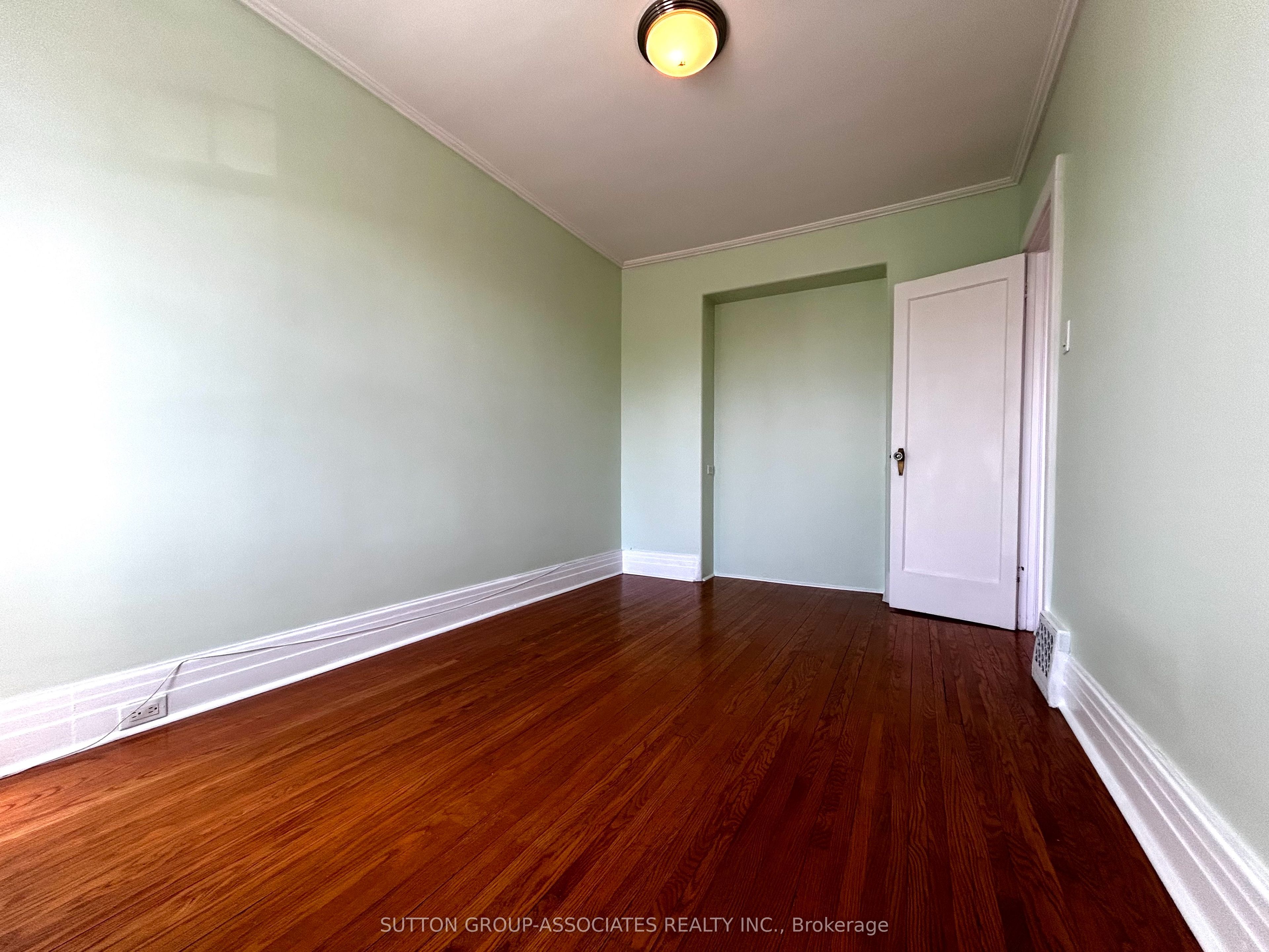 129 Kenwood Avenue Property Photo 14