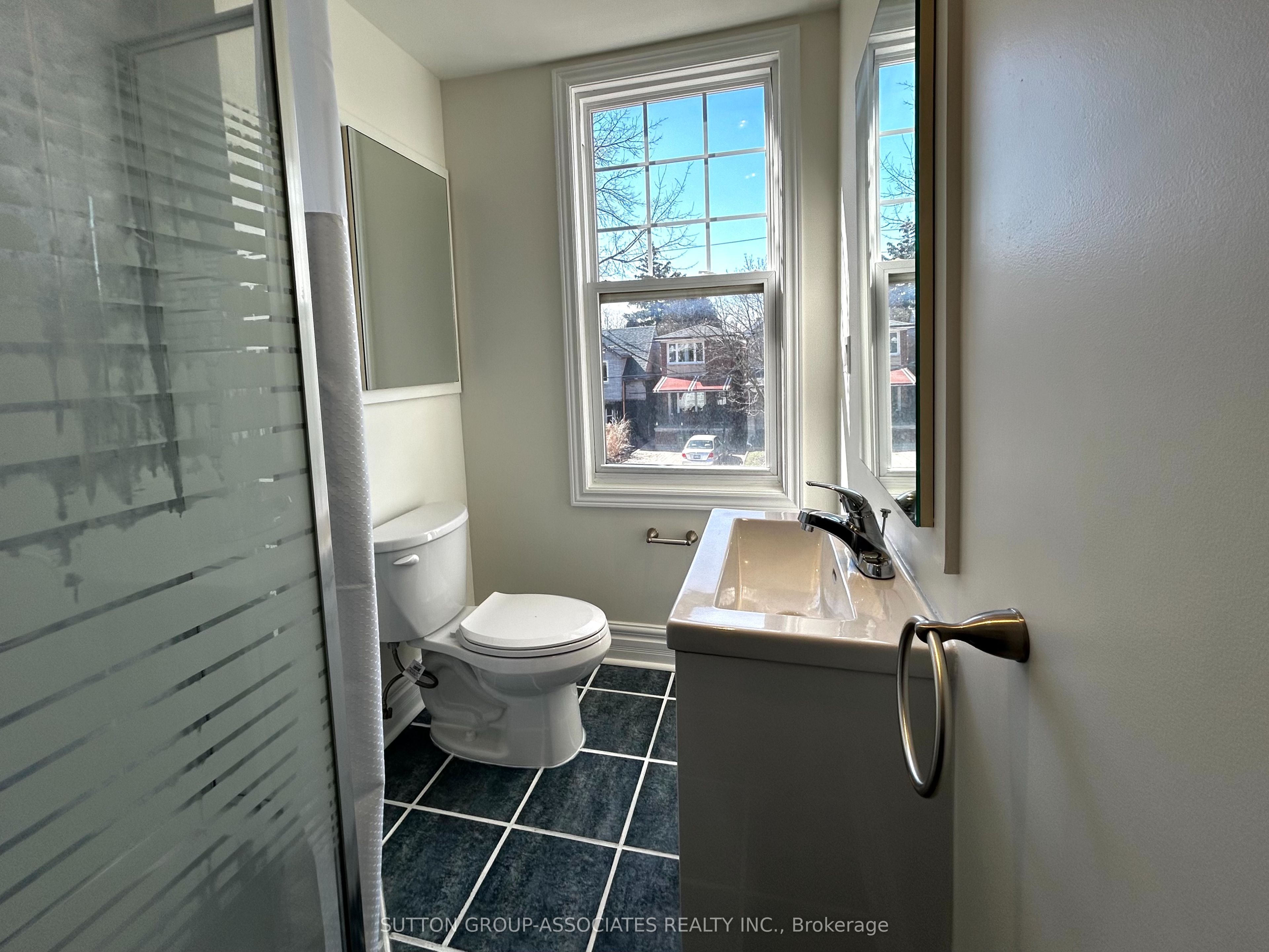 129 Kenwood Avenue Property Photo 15