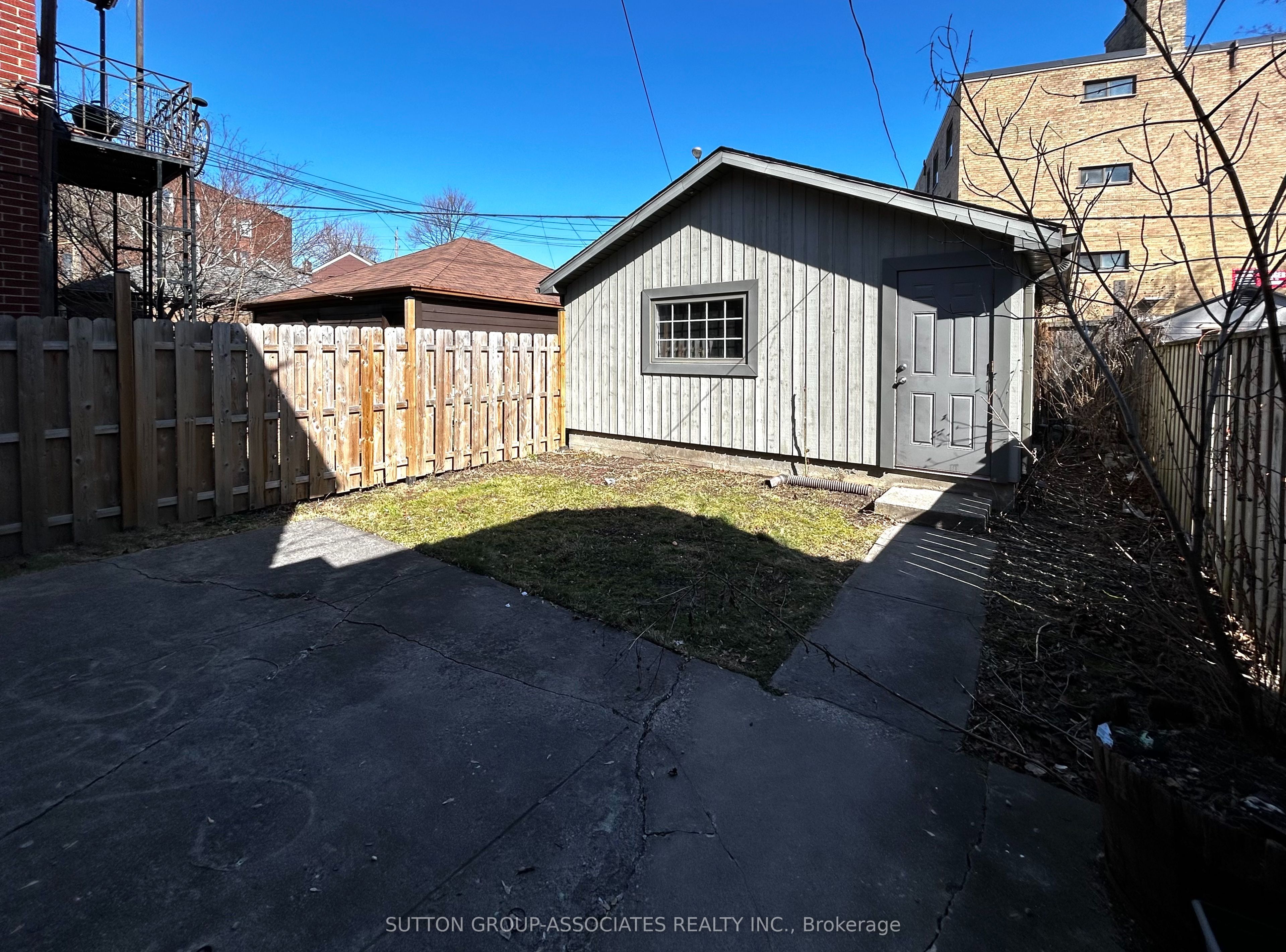 129 Kenwood Avenue Property Photo 16