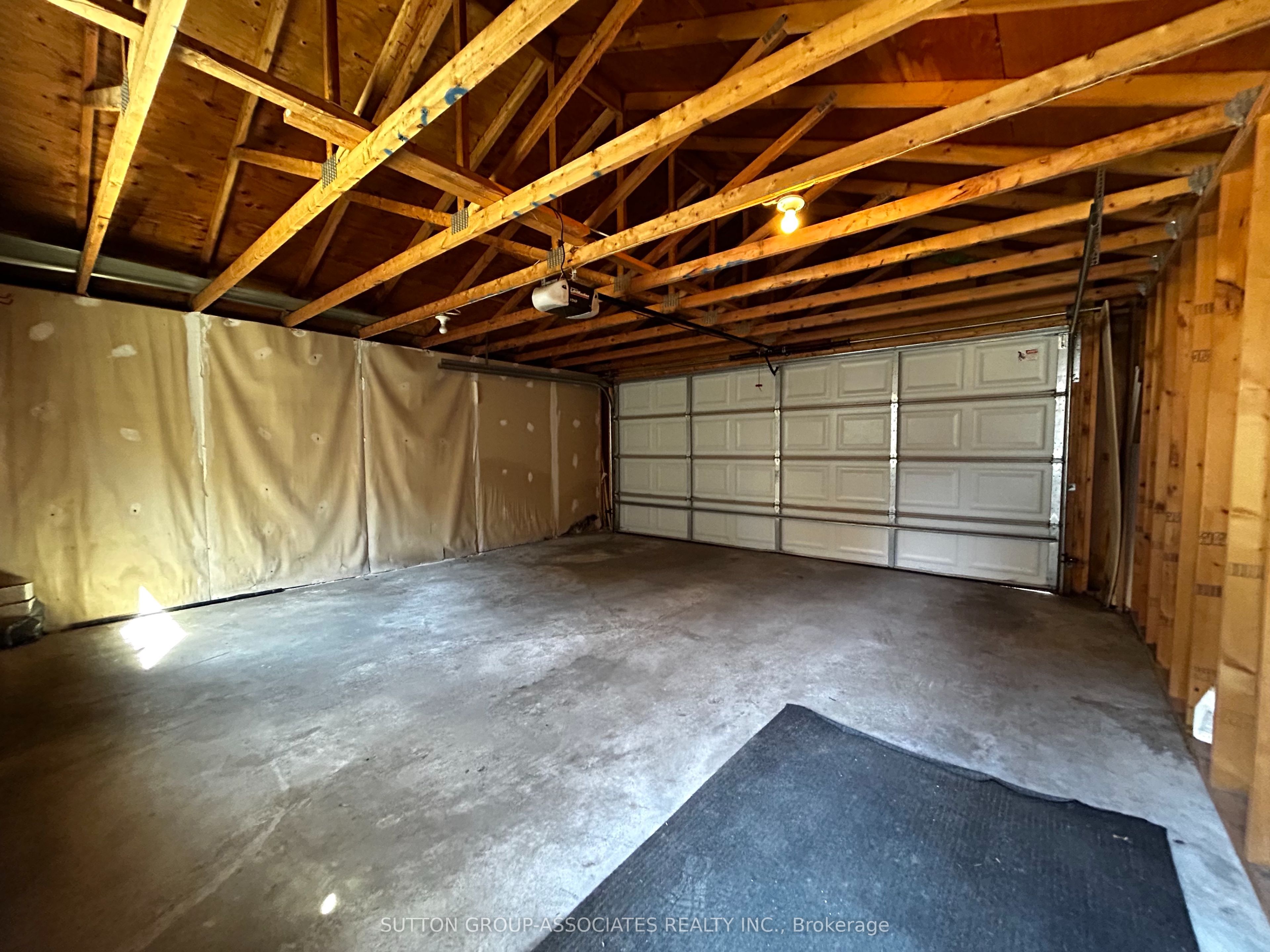 129 Kenwood Avenue Property Photo 17