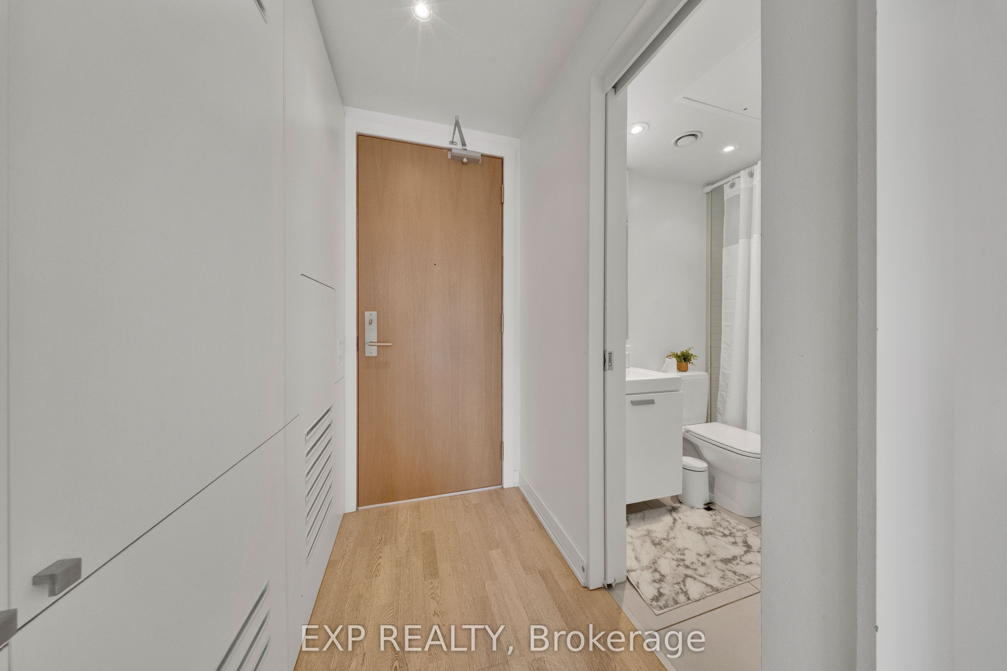 629 King Street 625 Property Photo 3