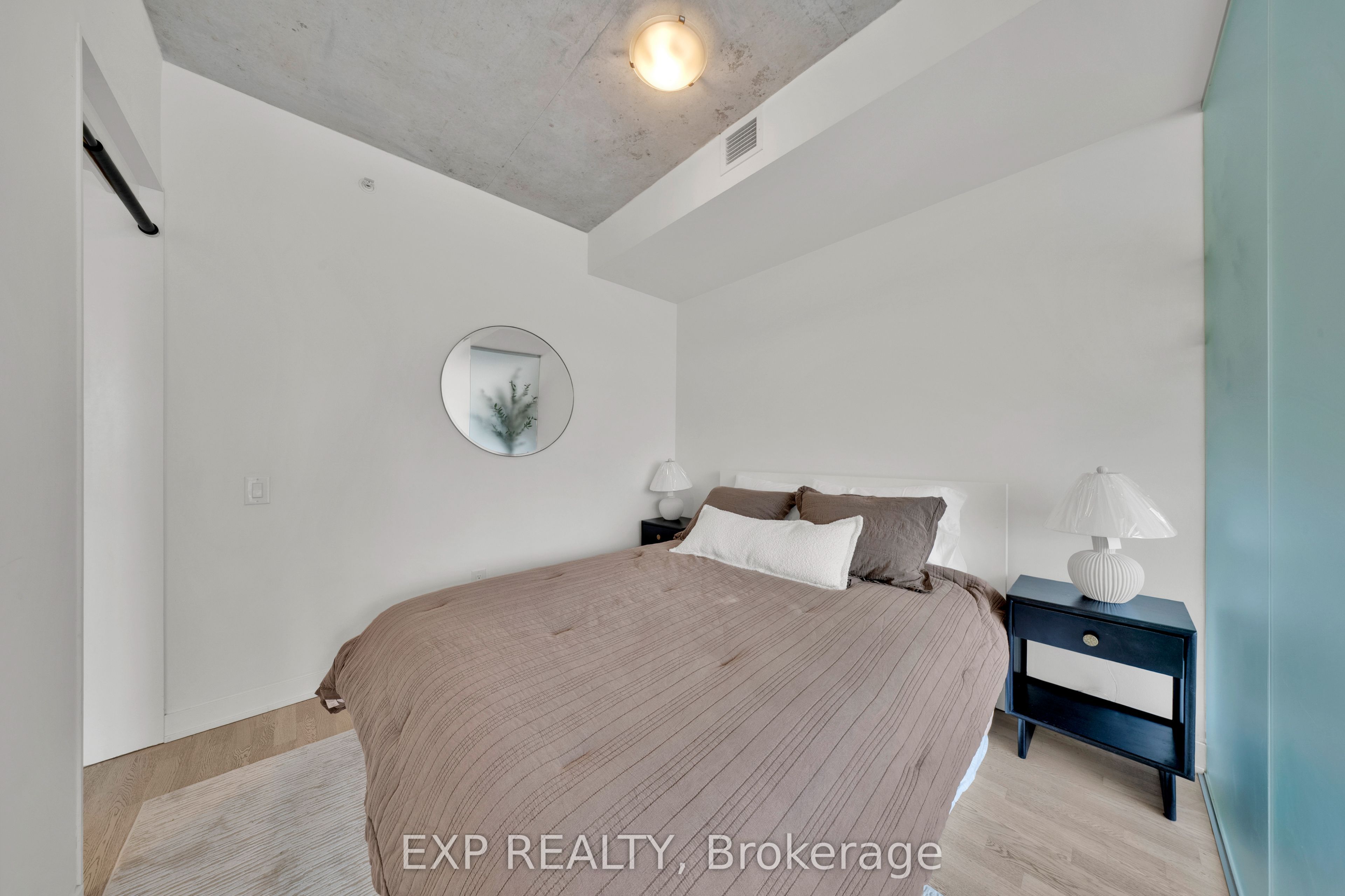 629 King Street 625 Property Photo 5
