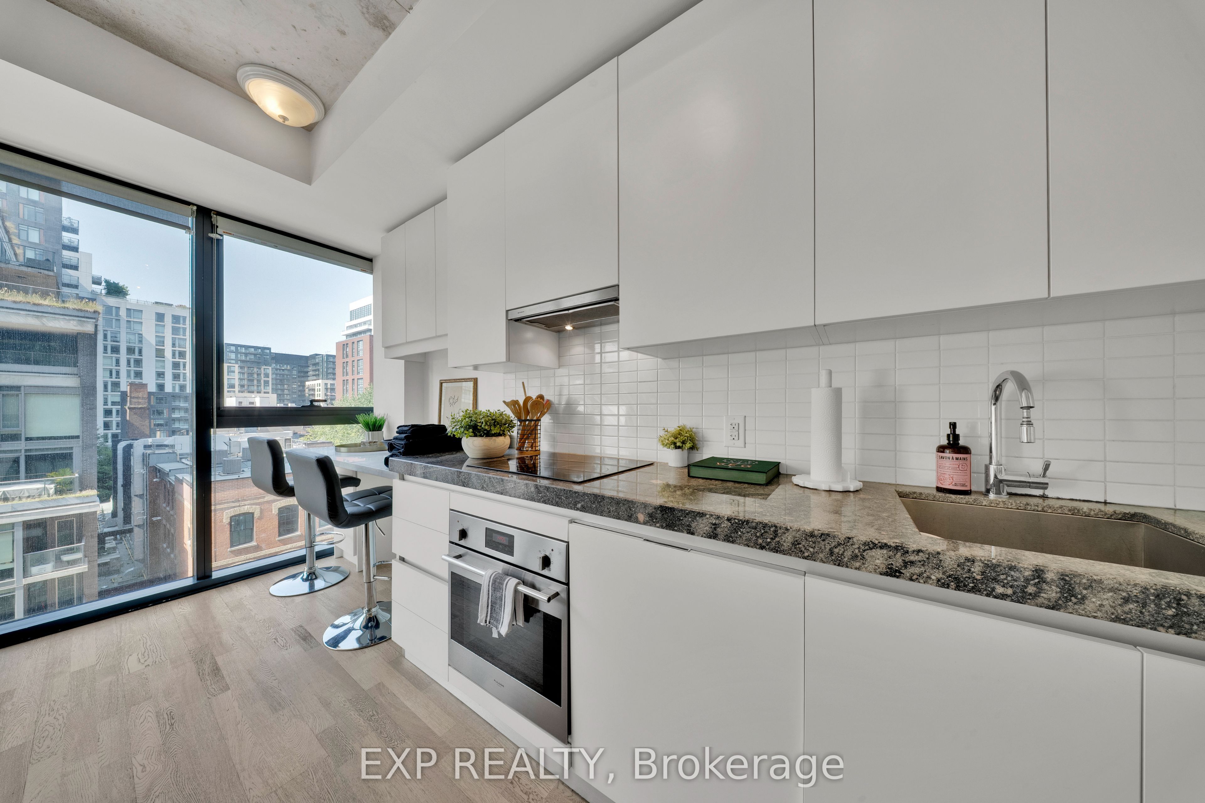 629 King Street 625 Property Photo 10