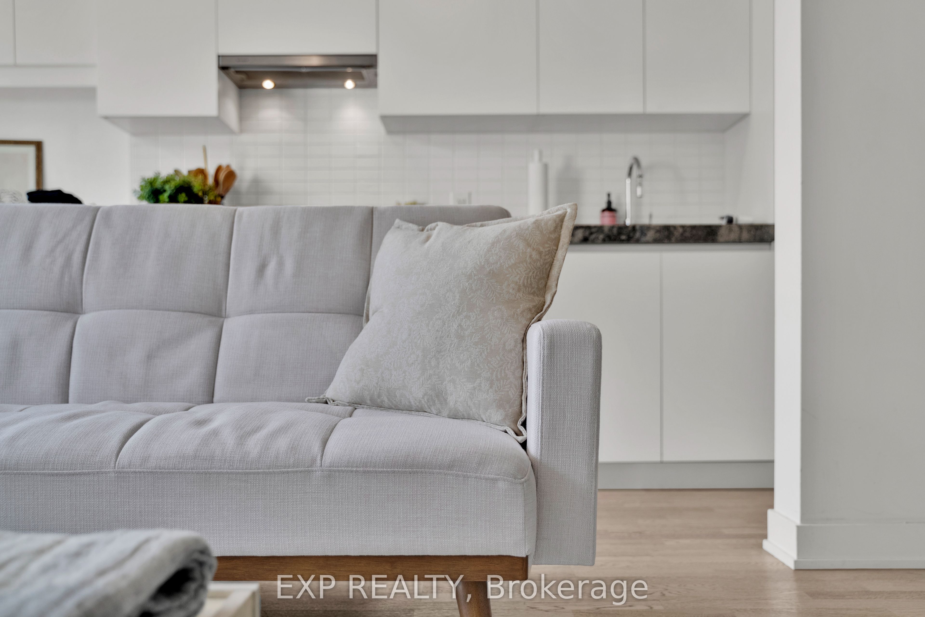 629 King Street 625 Property Photo 14