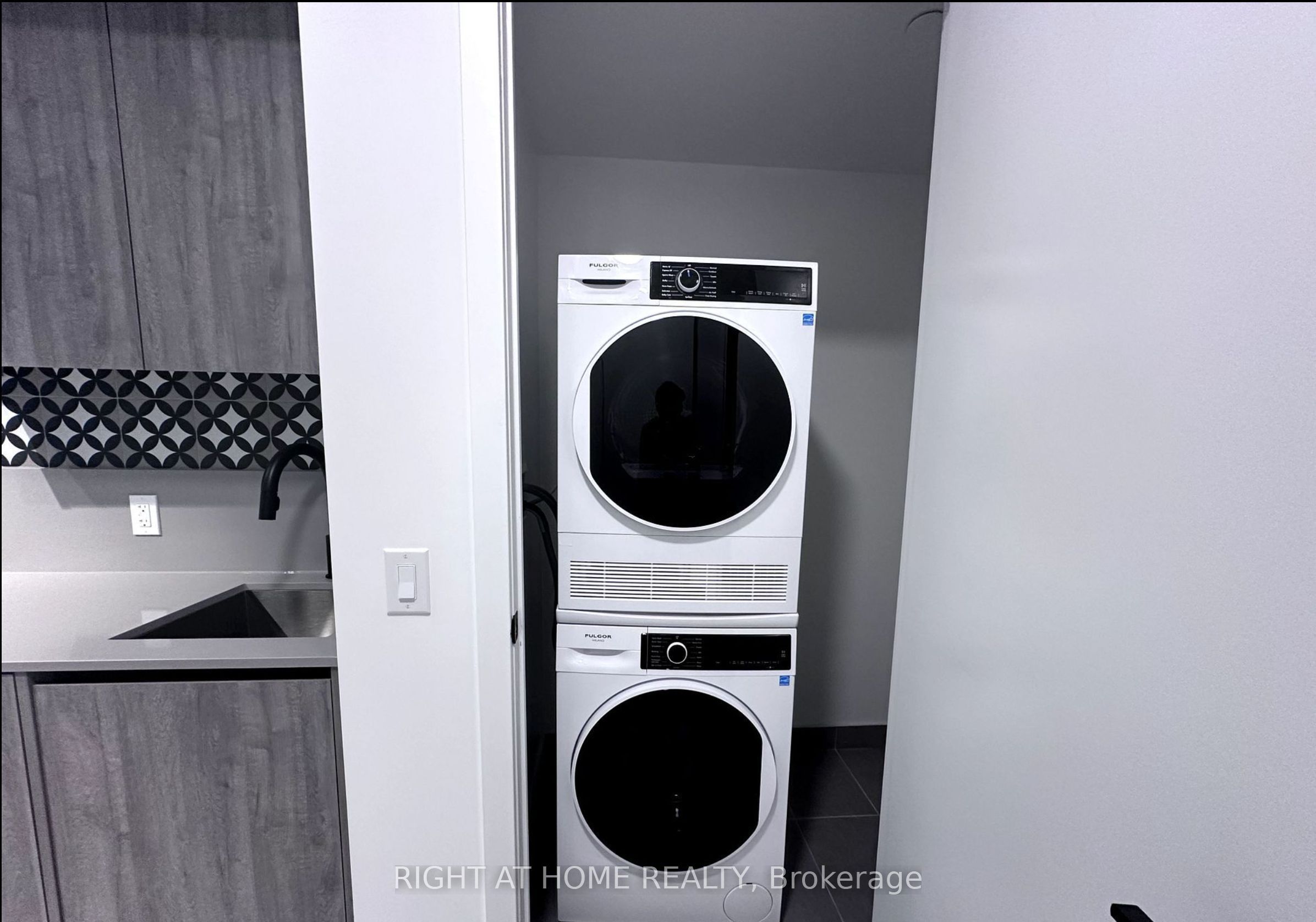 5 Lakeview Avenue 301 Property Photo 12