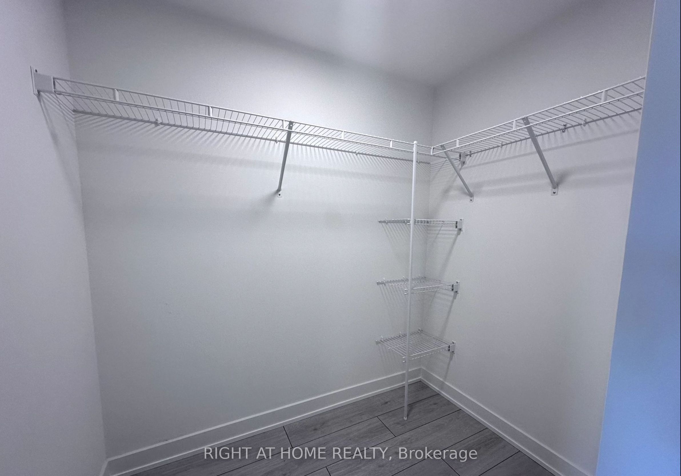 5 Lakeview Avenue 301 Property Photo 18