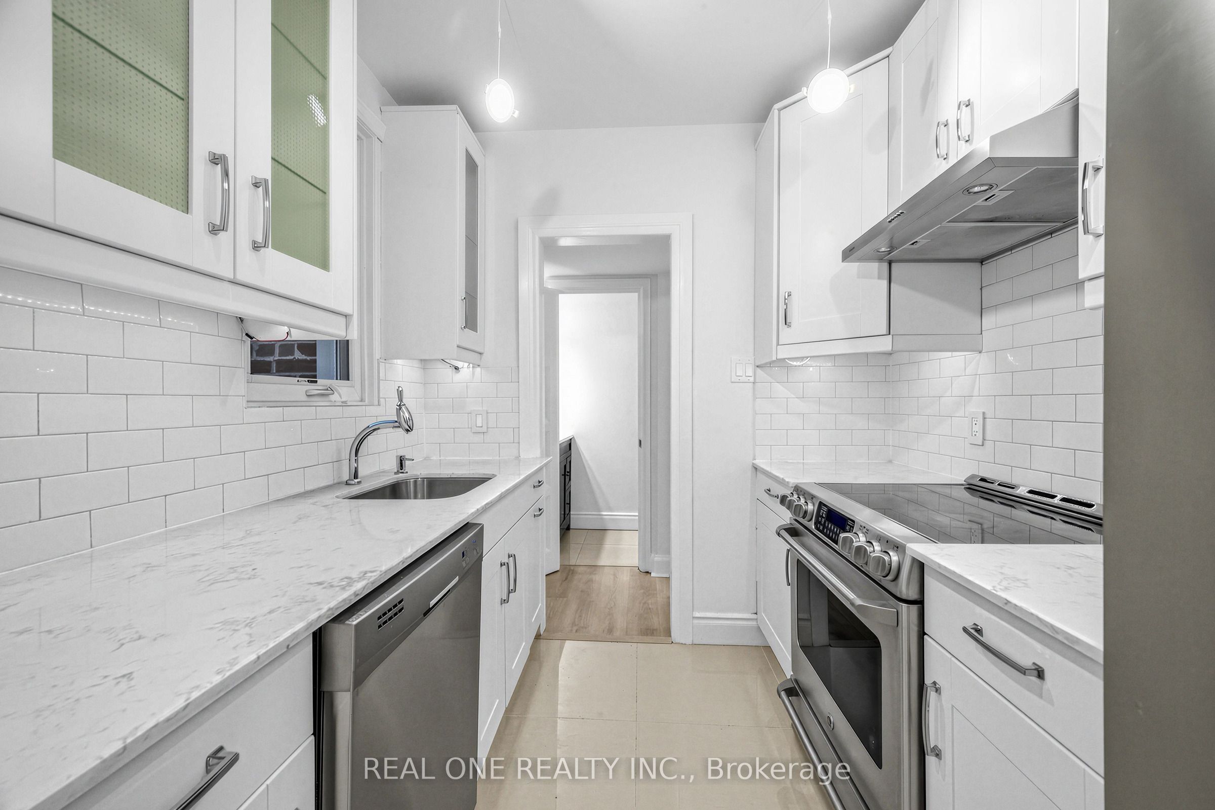 603 Spadina Road Property Photo 2