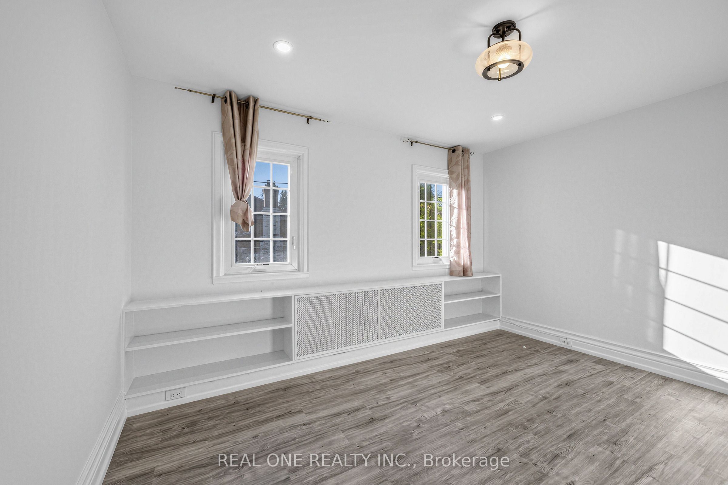 603 Spadina Road Property Photo 17