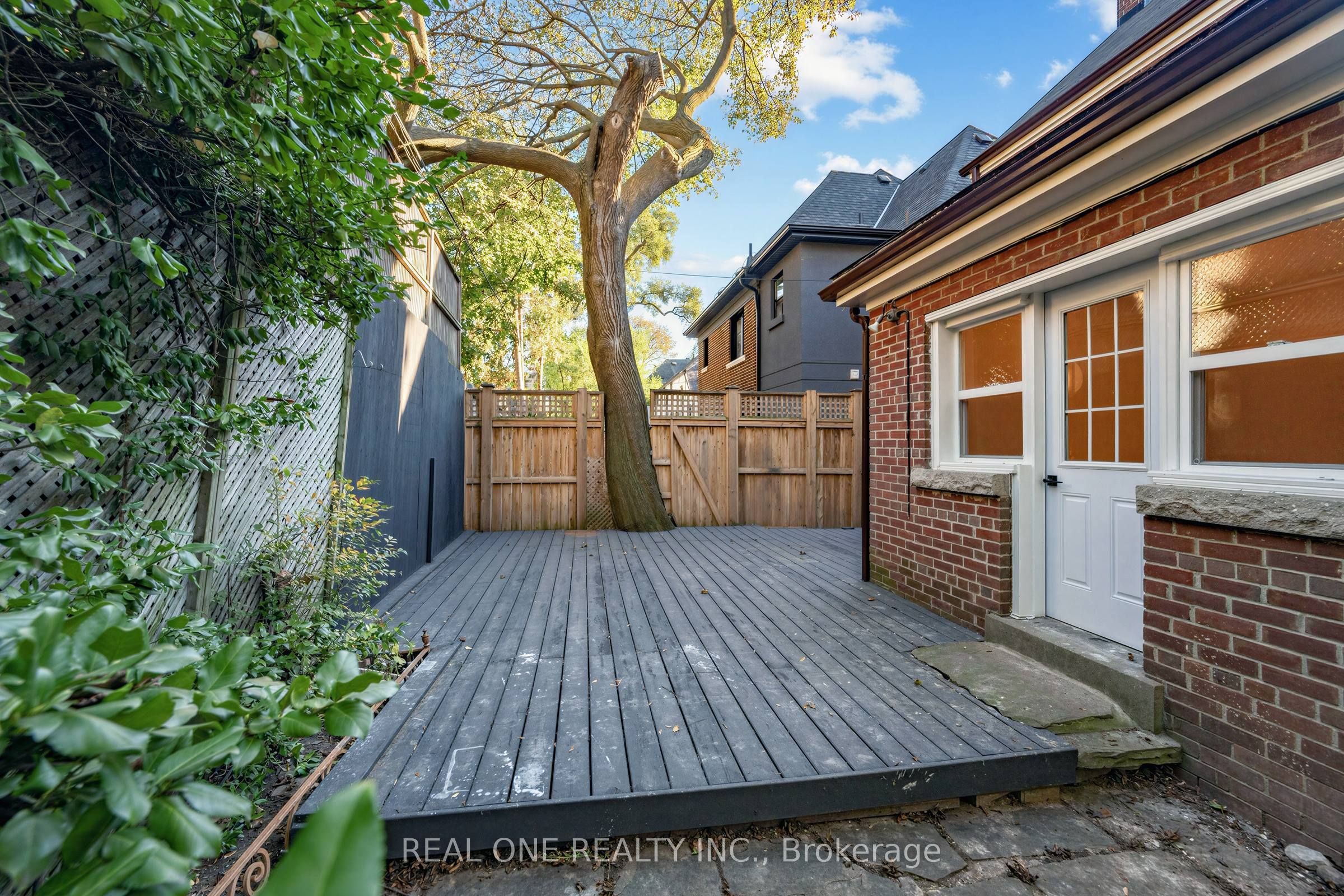 603 Spadina Road Property Photo 24