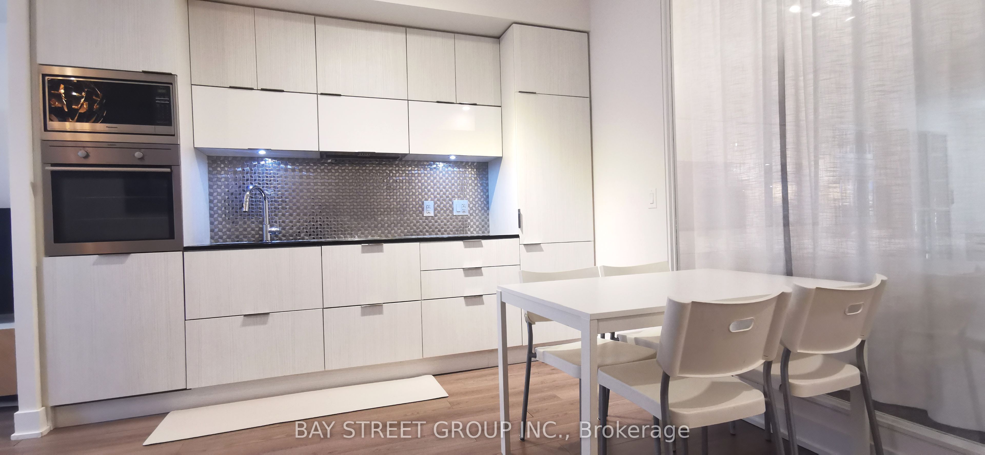 318 Richmond Street W 1109 Property Photo 17