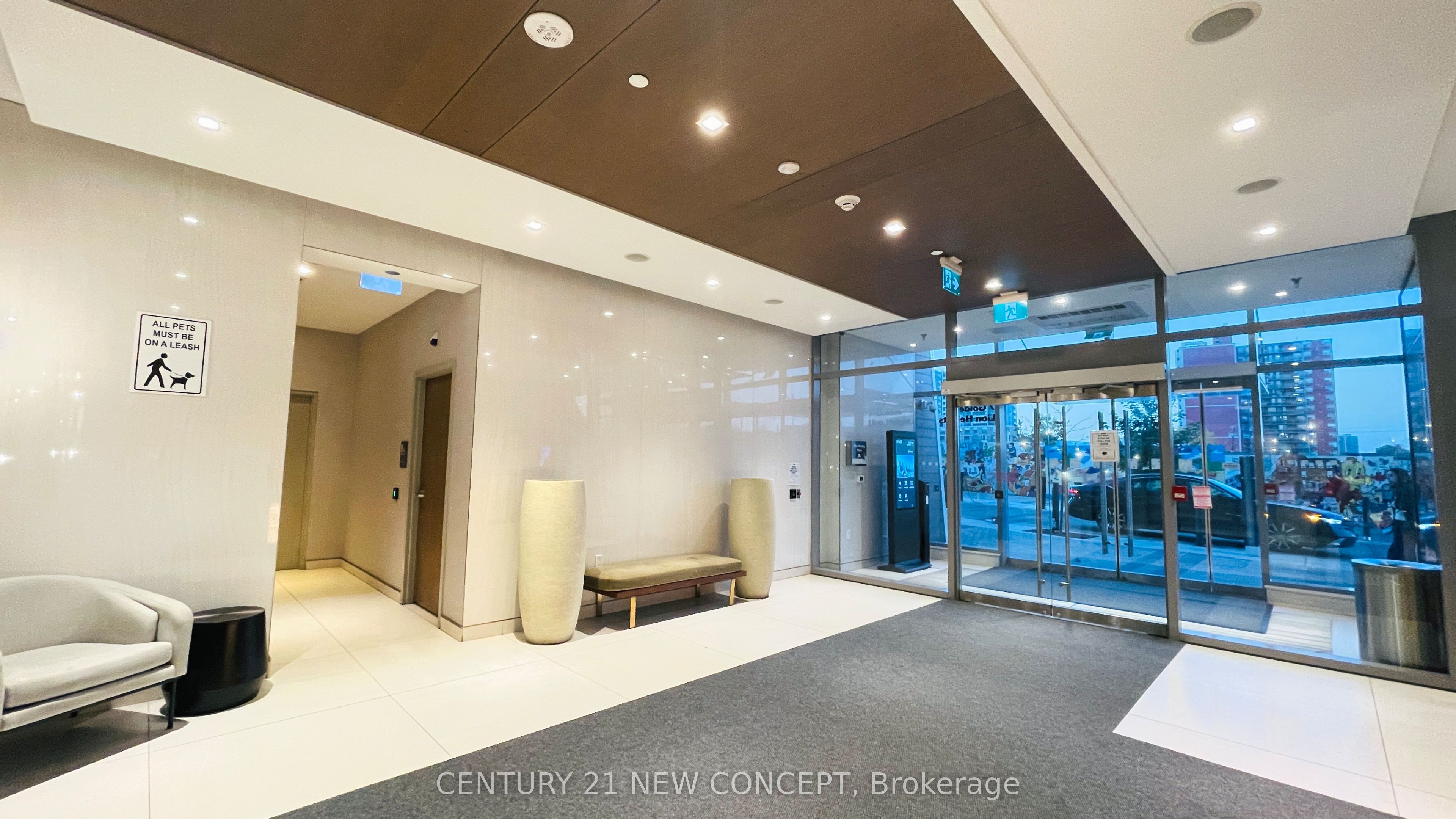 7 Golden Lion Heights N2402 Property Photo 3