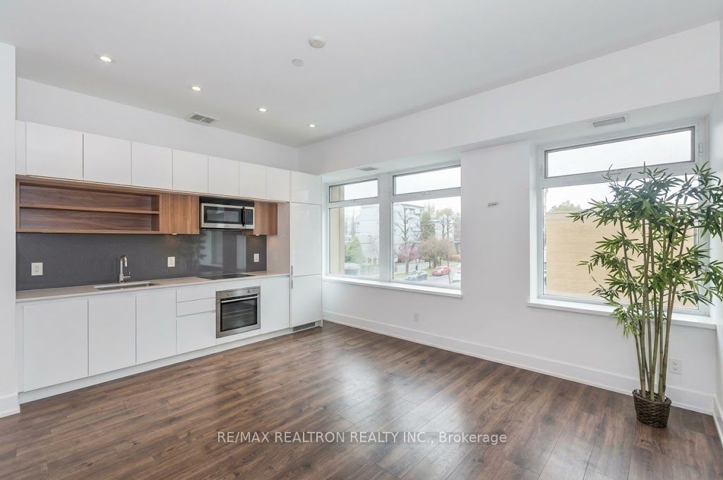 111 St Clair Avenue W 627 Property Photo 2