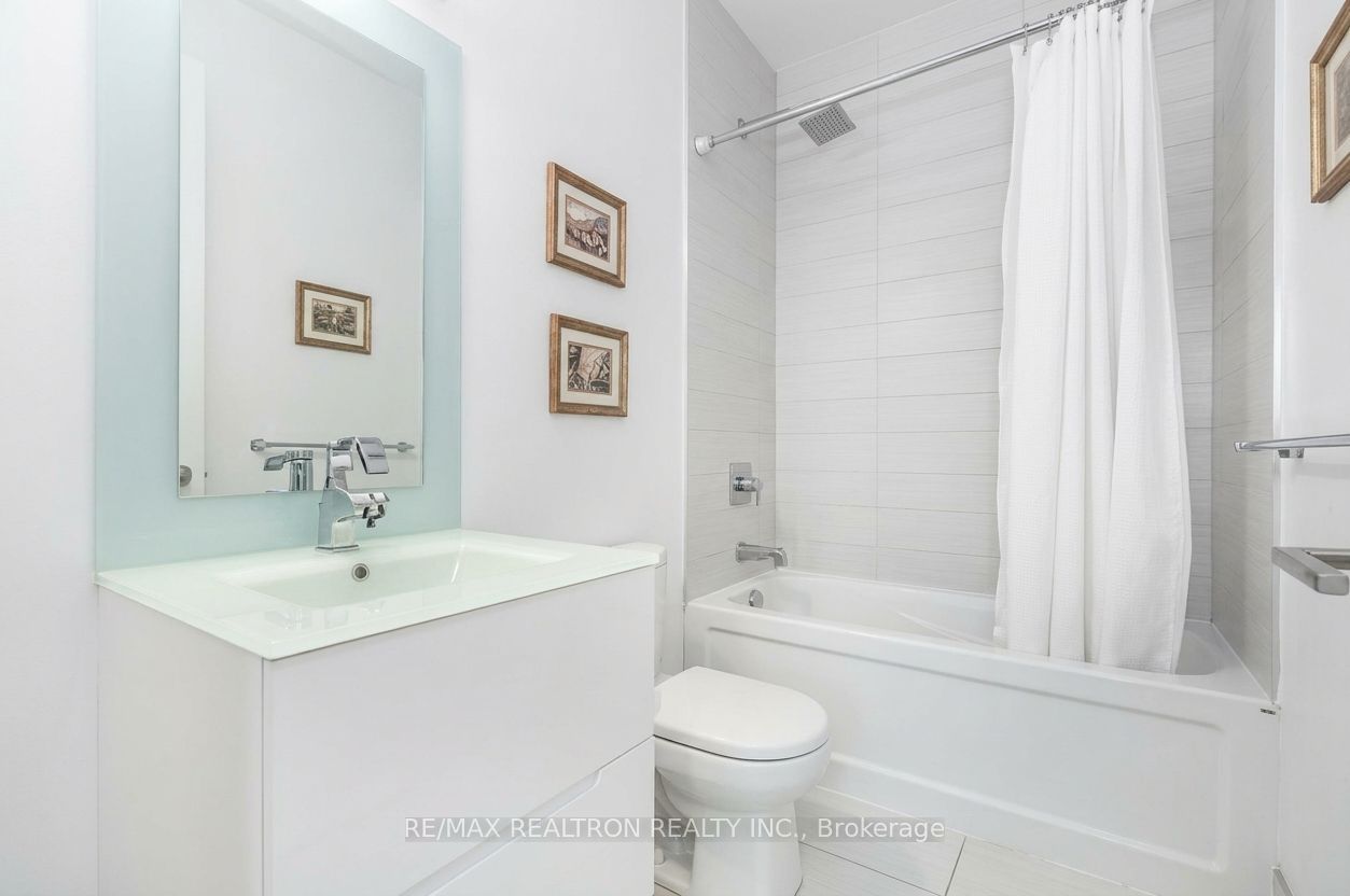 111 St Clair Avenue W 627 Property Photo 4