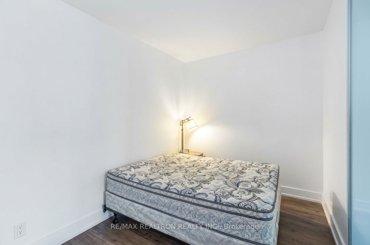 111 St Clair Avenue W 627 Property Photo 5
