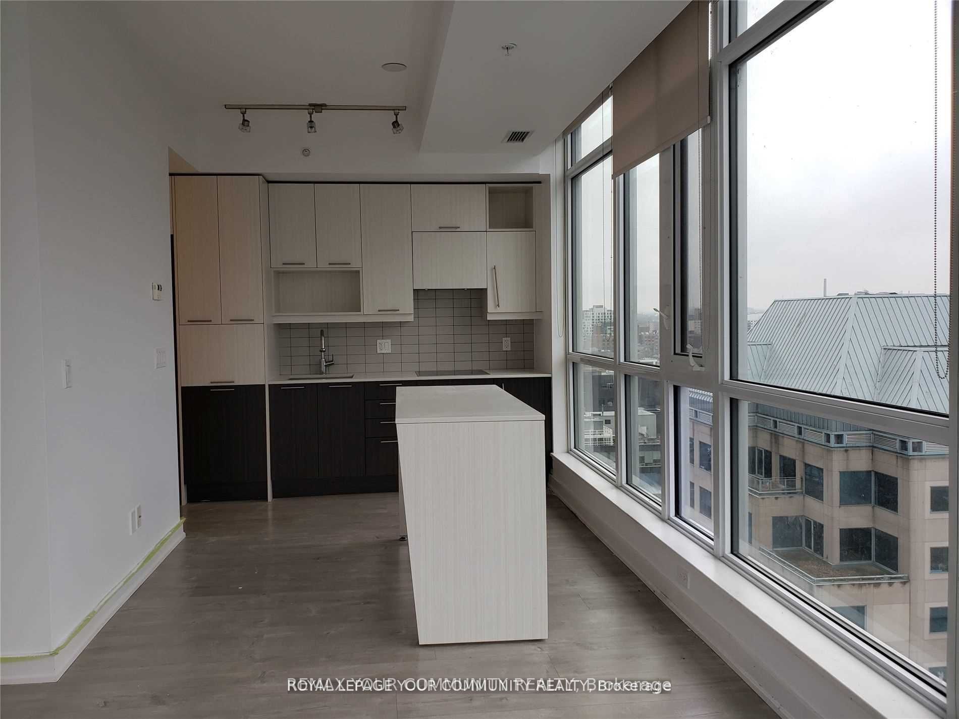 199 Richmond Street W 1602 Property Photo 2