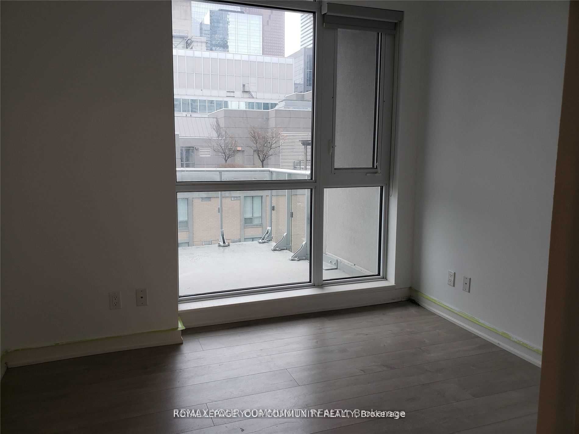 199 Richmond Street W 1602 Property Photo 4