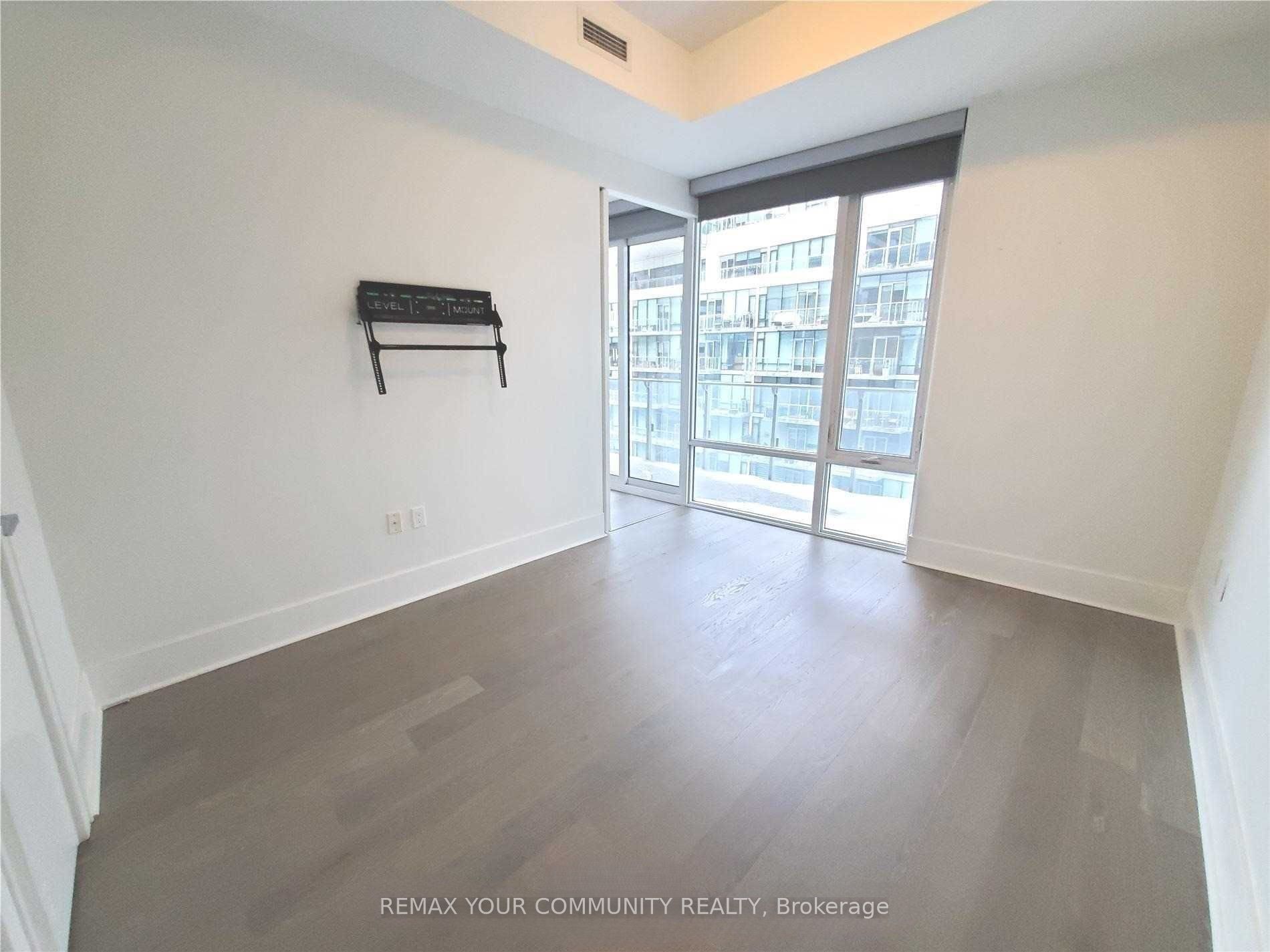 29 Queens Quay E 918 Property Photo 10