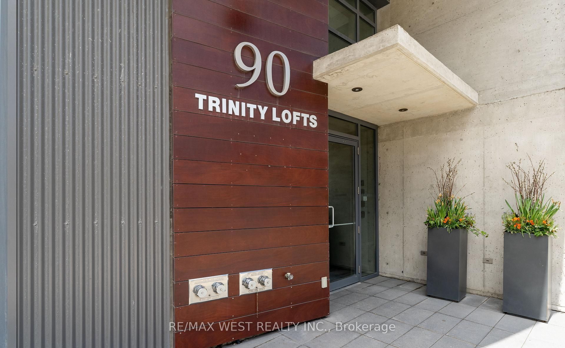 90 Trinity Street 303 Property Photo 3