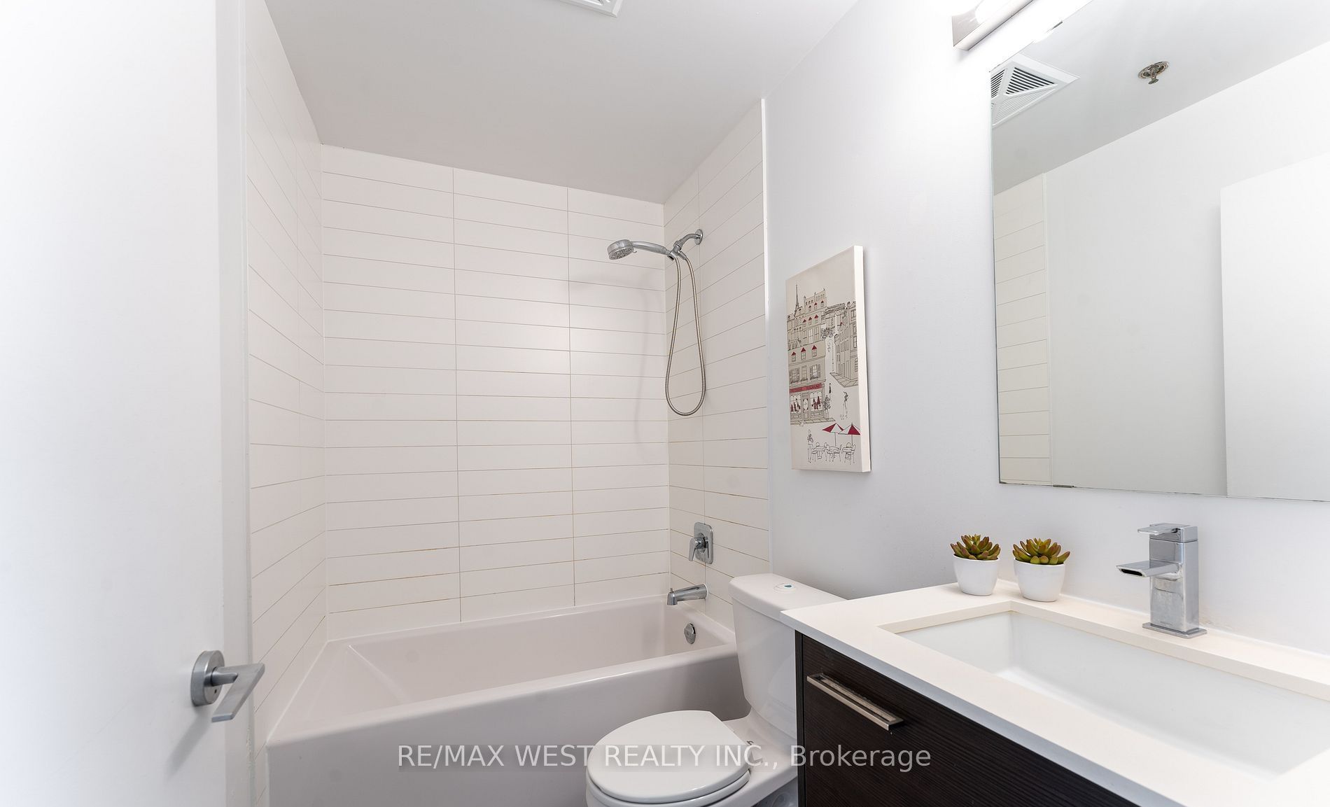 90 Trinity Street 303 Property Photo 24