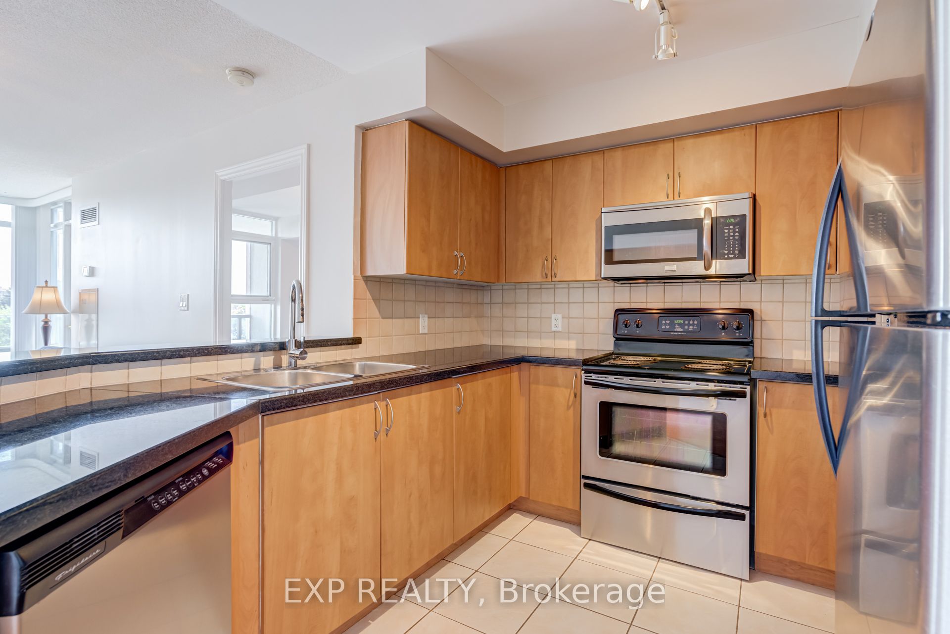 3840 Bathurst Street 506 Property Photo 3