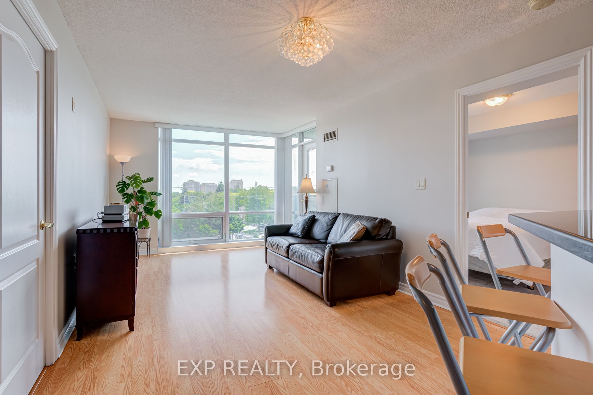 3840 Bathurst Street 506 Property Photo 5
