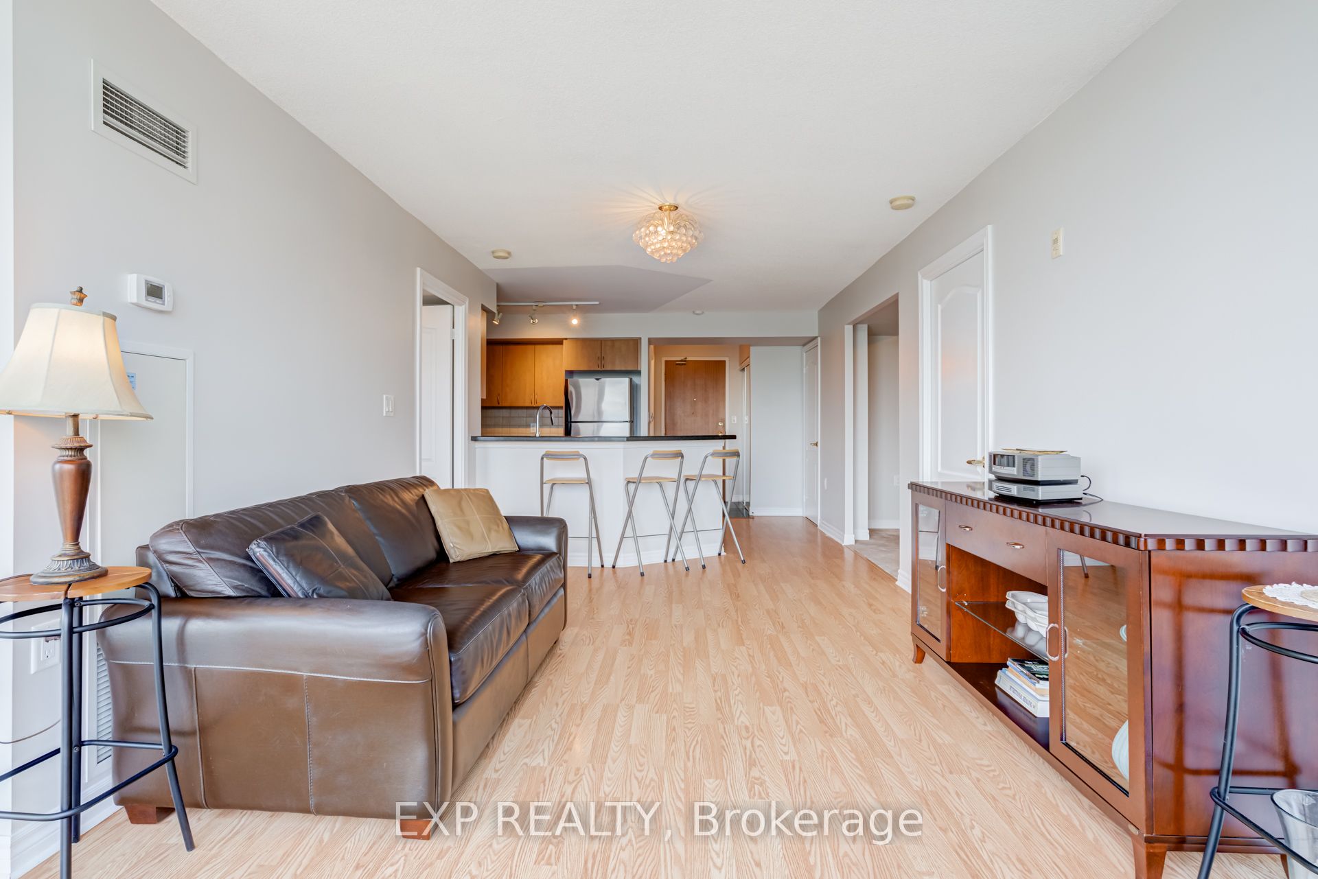 3840 Bathurst Street 506 Property Photo 7